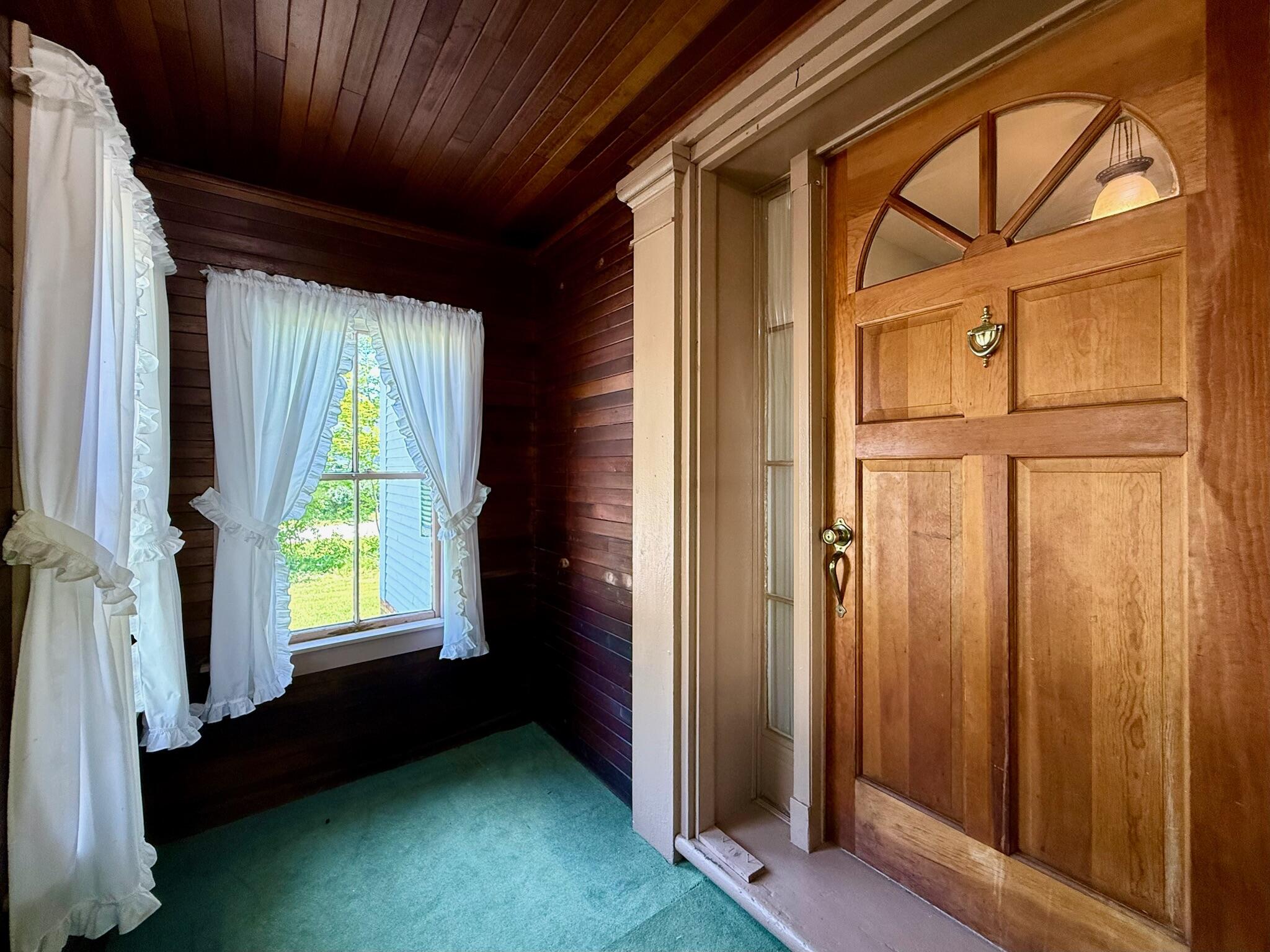 52 Calais Avenue Property Photo 10