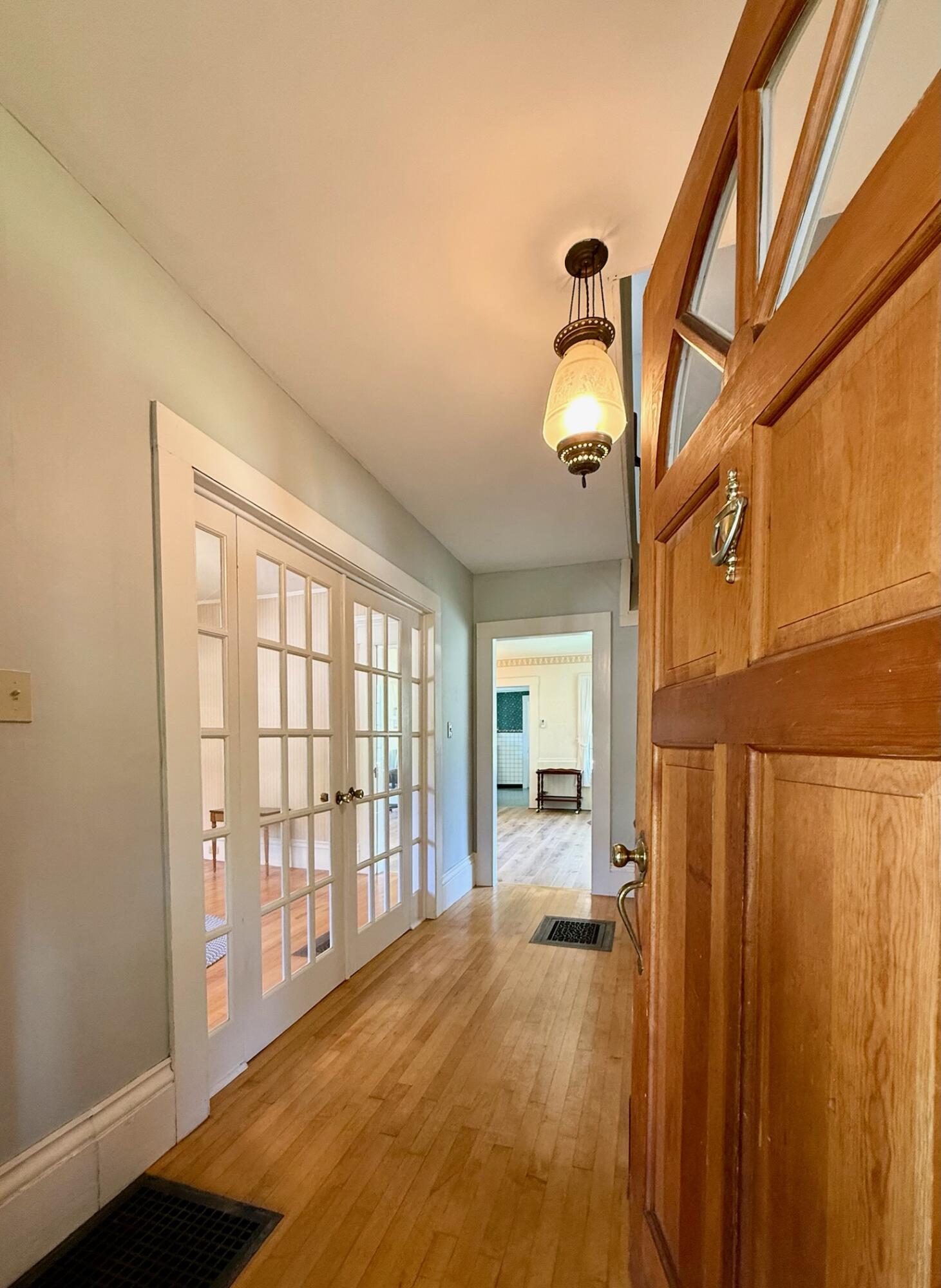 52 Calais Avenue Property Photo 11