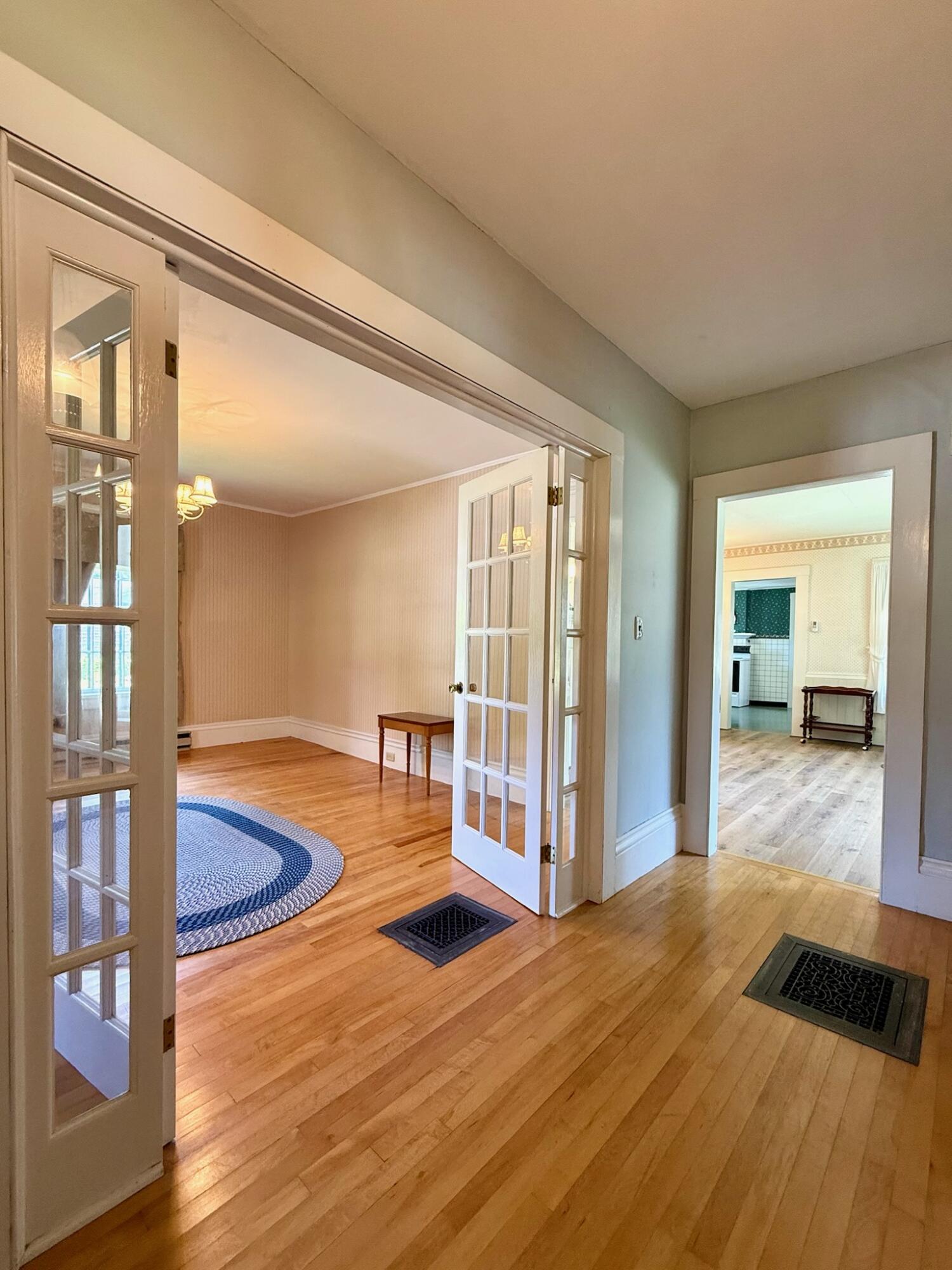 52 Calais Avenue Property Photo 14