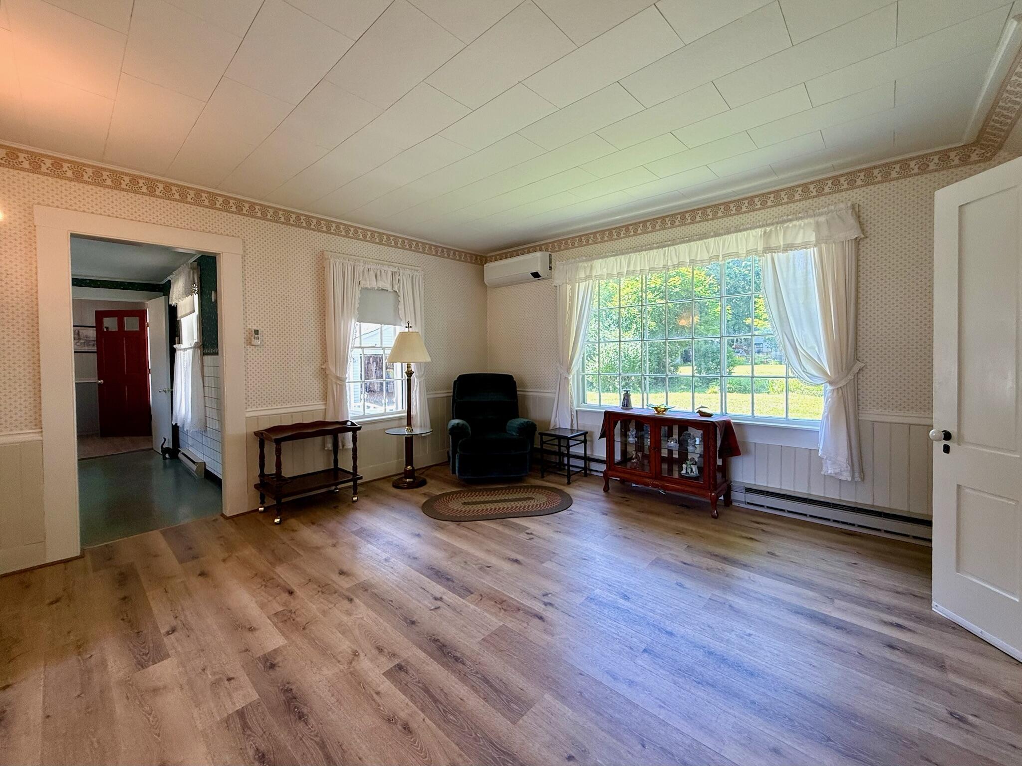 52 Calais Avenue Property Photo 18