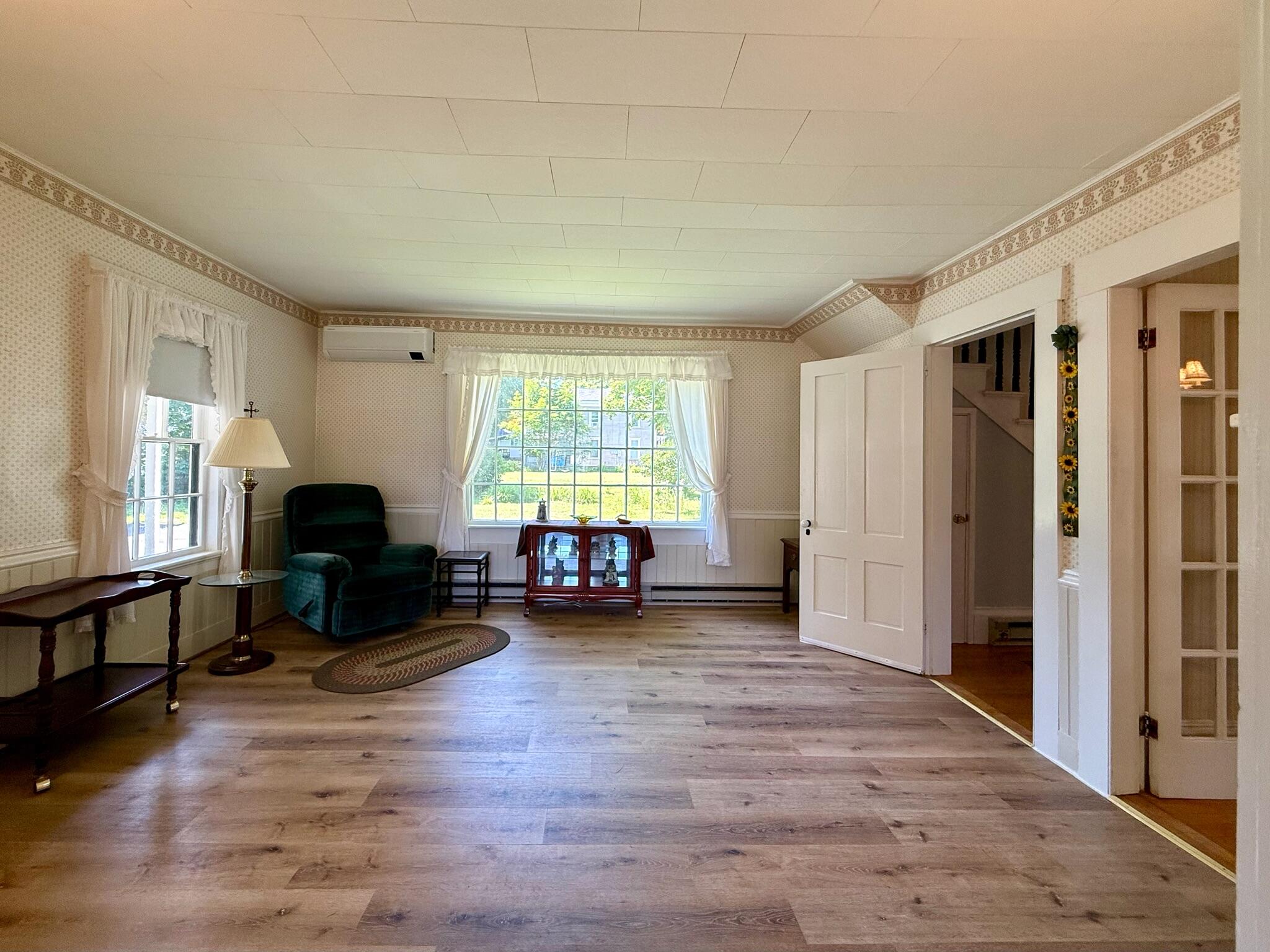 52 Calais Avenue Property Photo 19