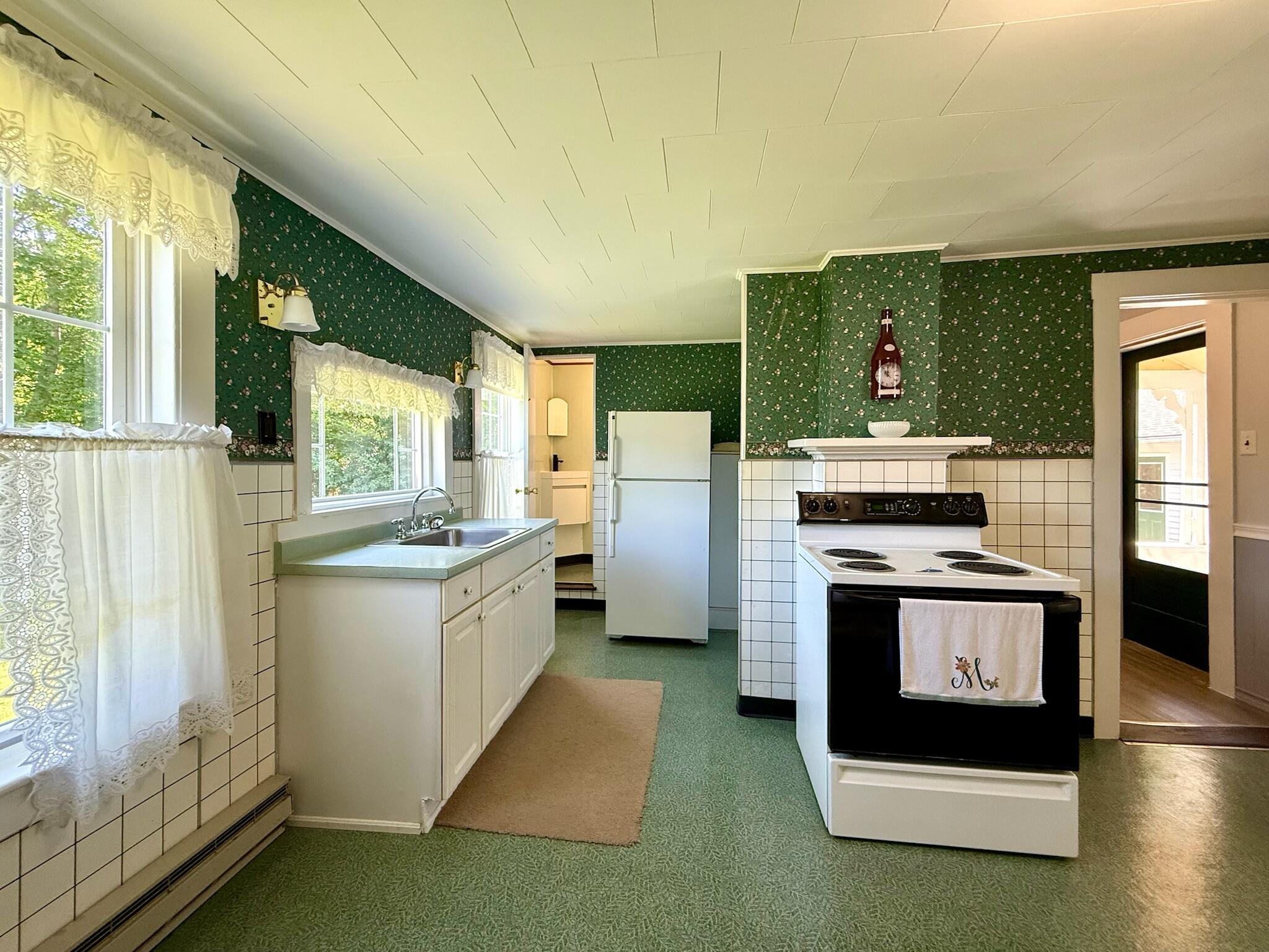 52 Calais Avenue Property Photo 29