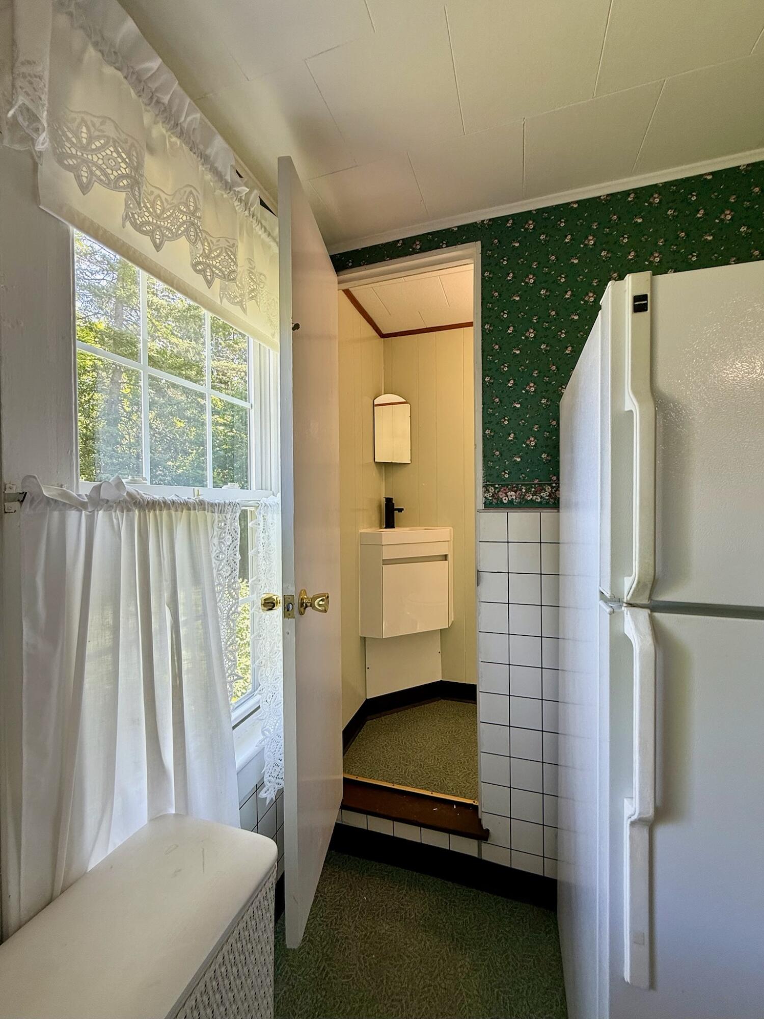 52 Calais Avenue Property Photo 31
