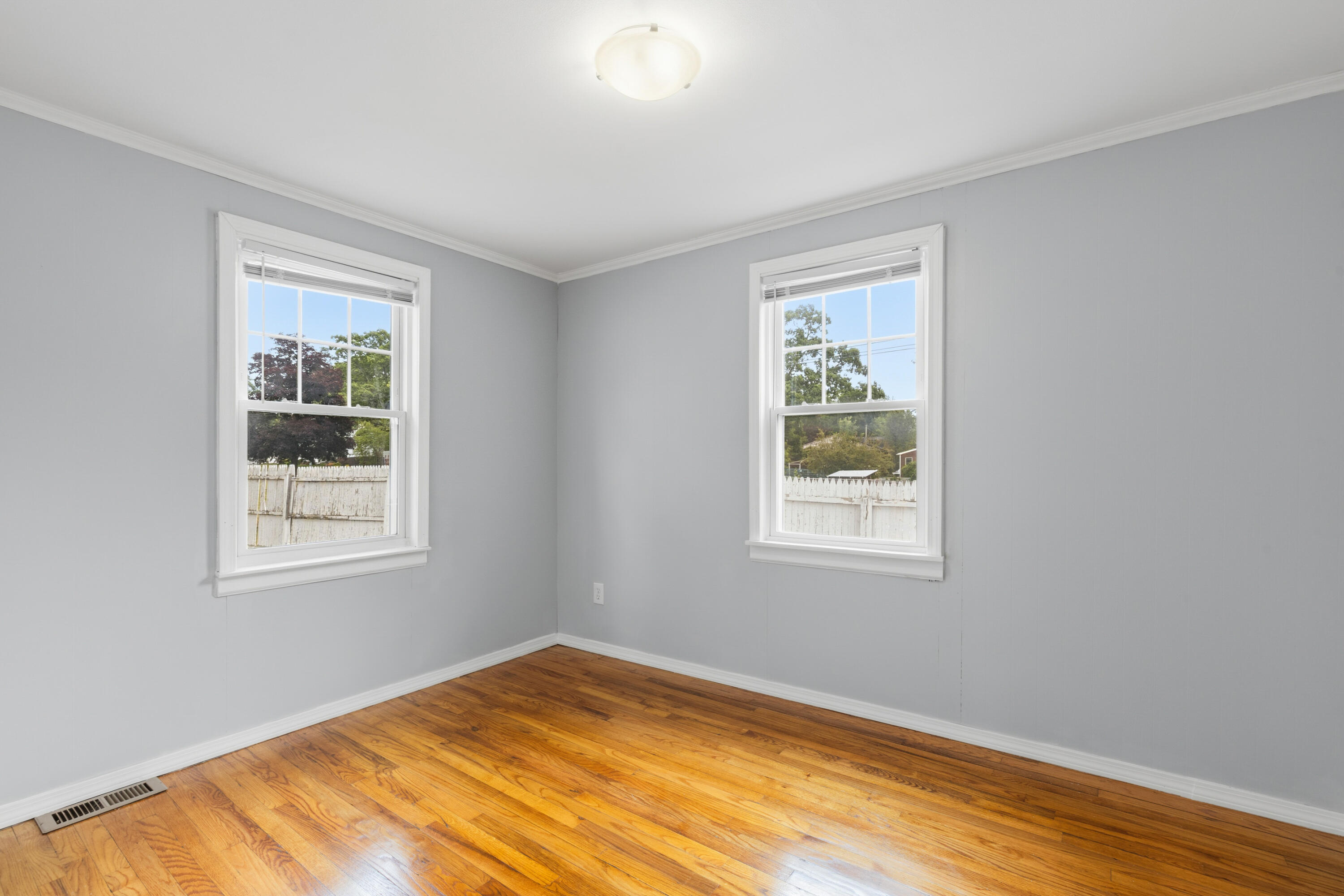 341 Auburn Street Property Photo 13