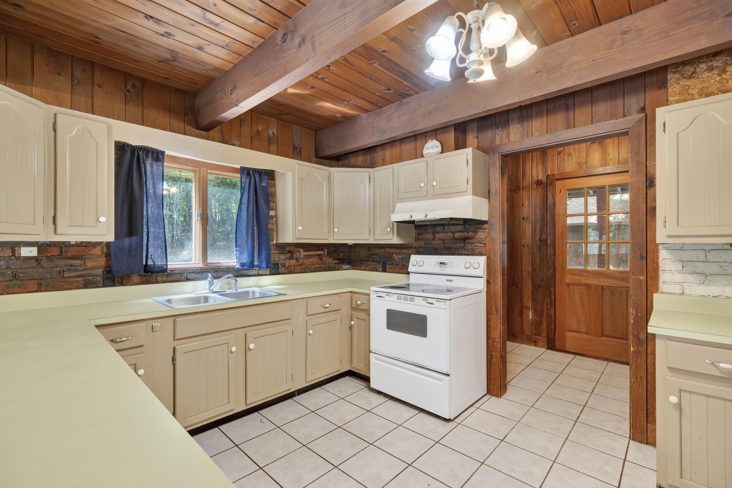 466 Elm Hill Road Property Photo 24