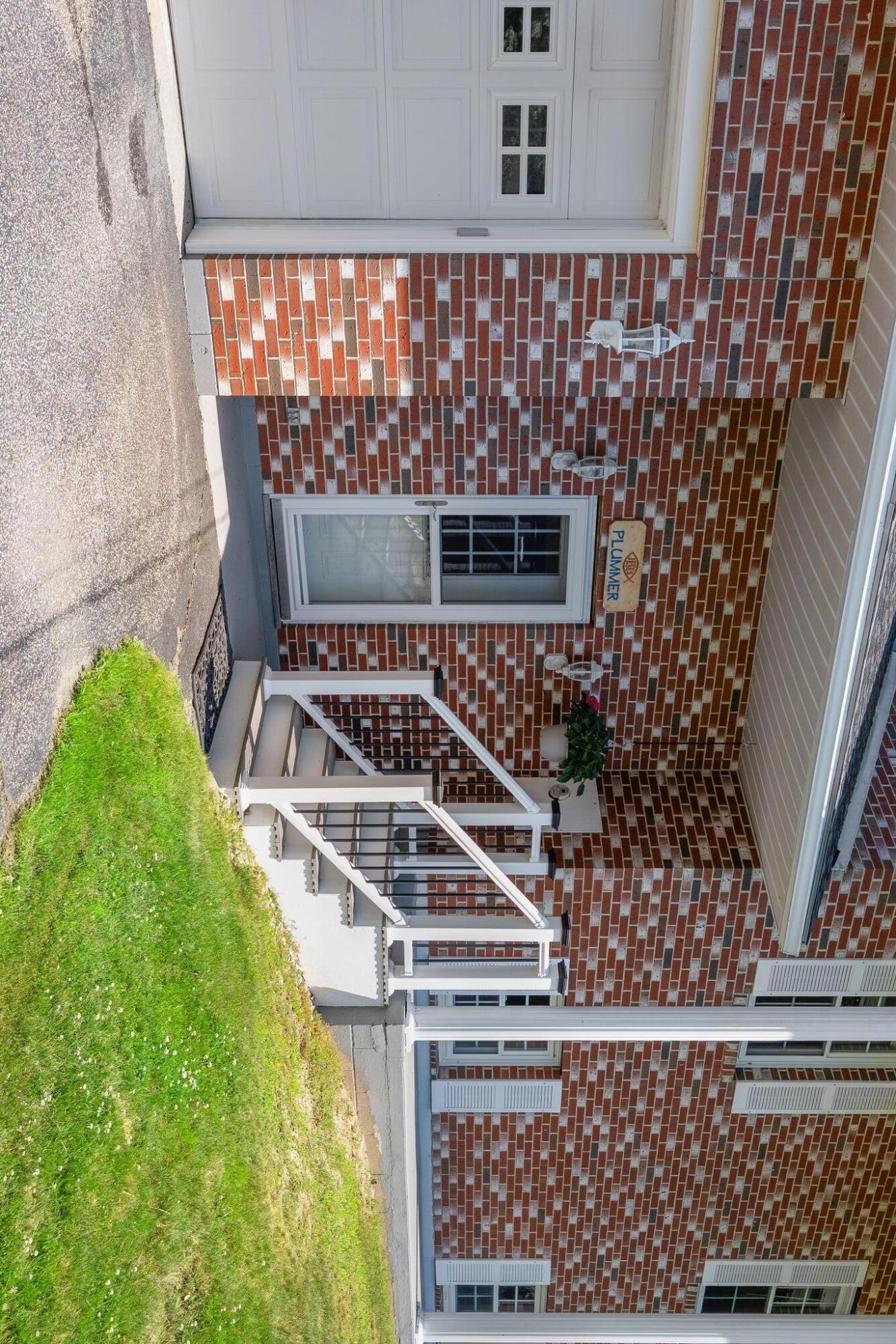 28 Edgecomb Road Property Photo 5