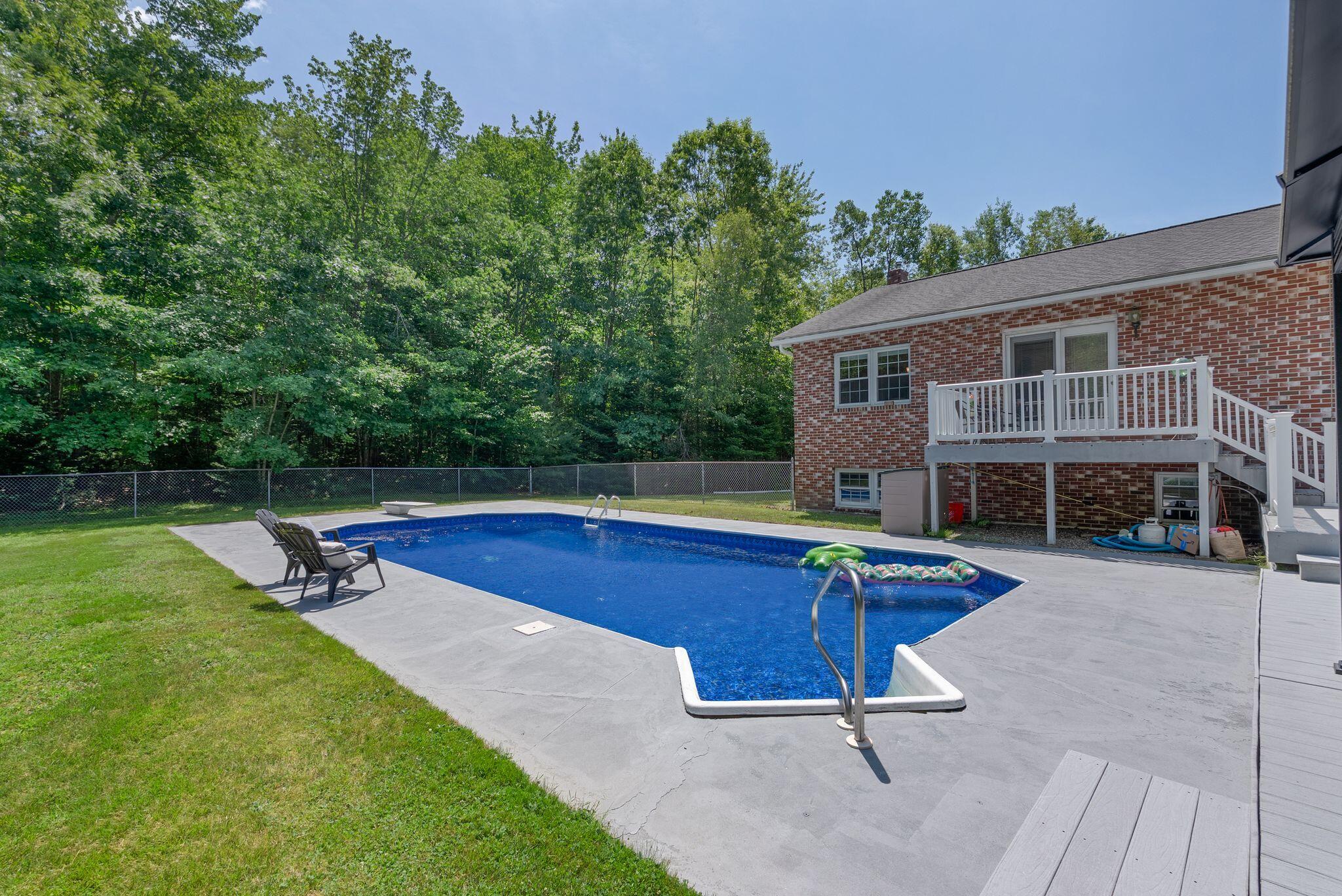 28 Edgecomb Road Property Photo 10