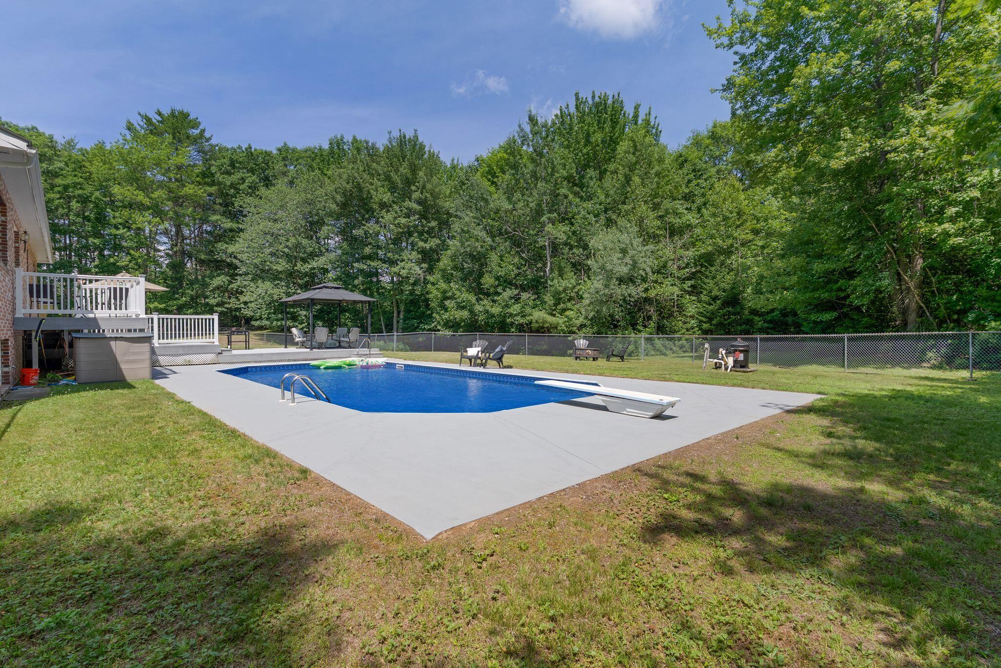 28 Edgecomb Road Property Photo 12