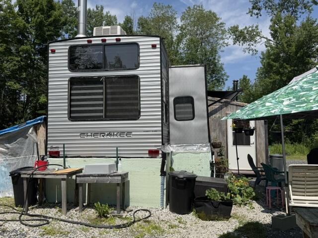 549 Four Mile Square Road Property Photo 1