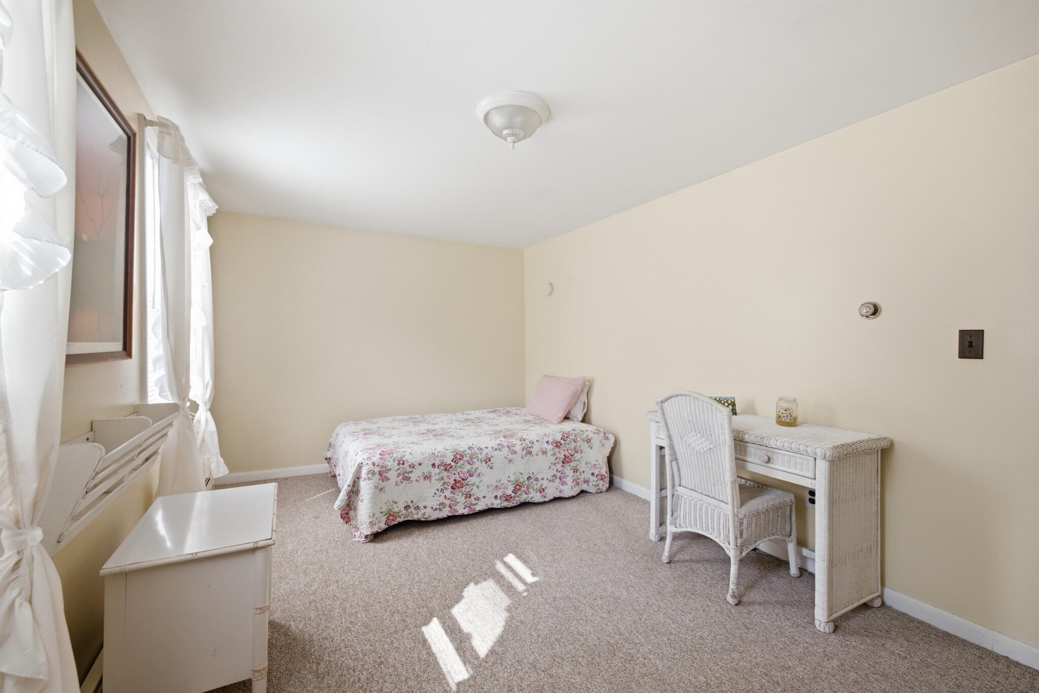 5 Roussin Street Property Photo 18