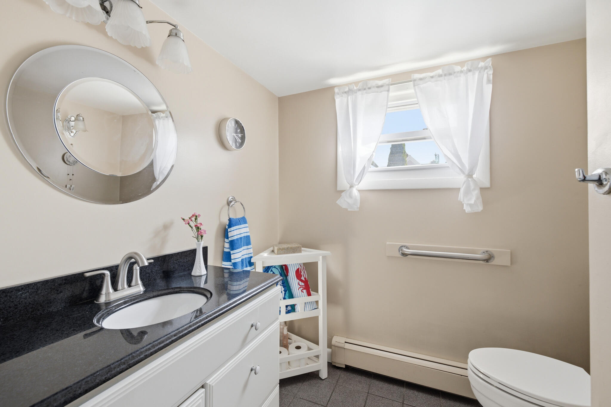 5 Roussin Street Property Photo 24