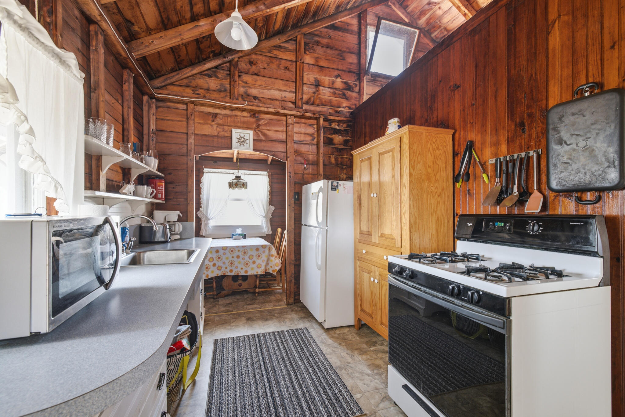 5 Roussin Street Property Photo 36