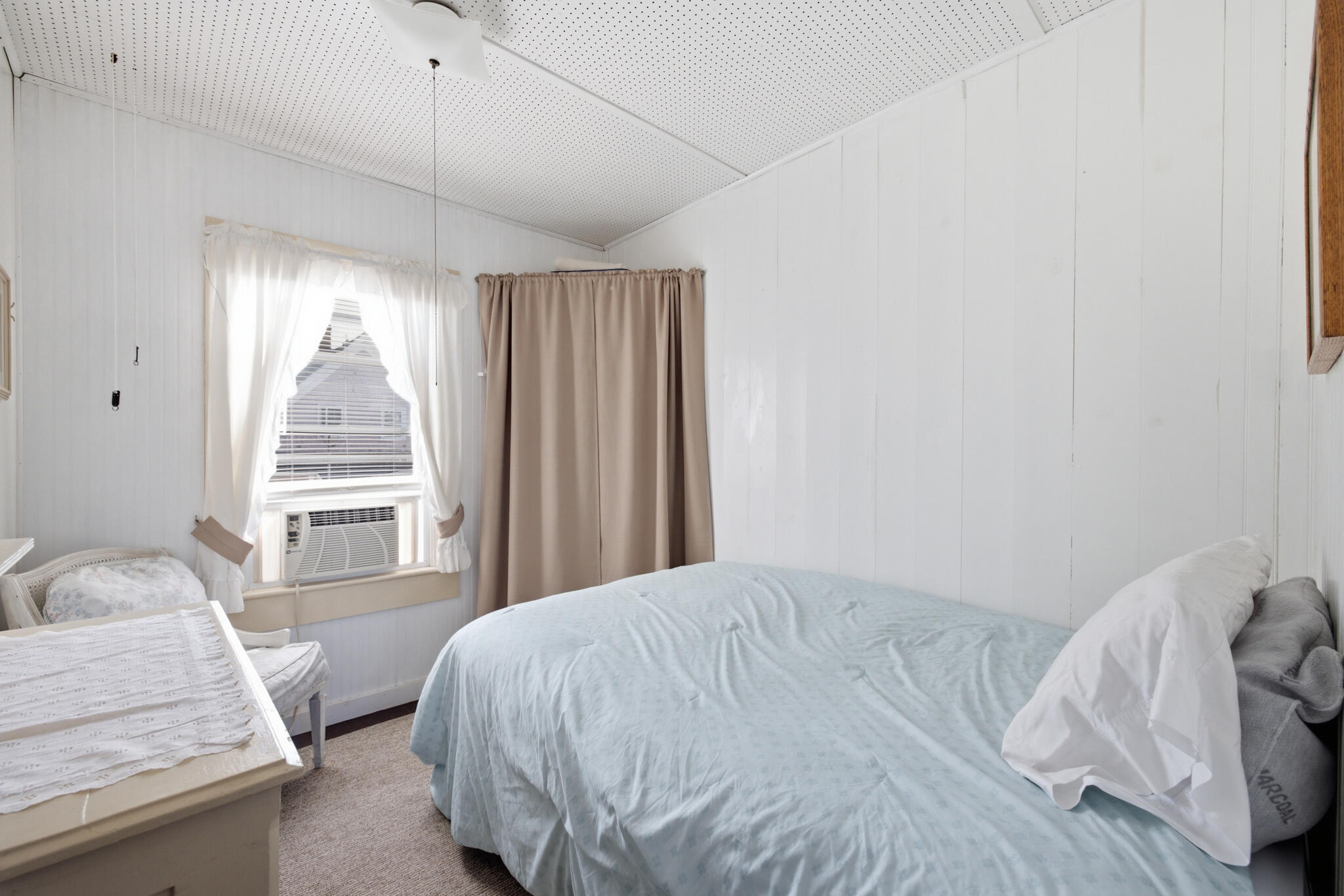 5 Roussin Street Property Photo 40