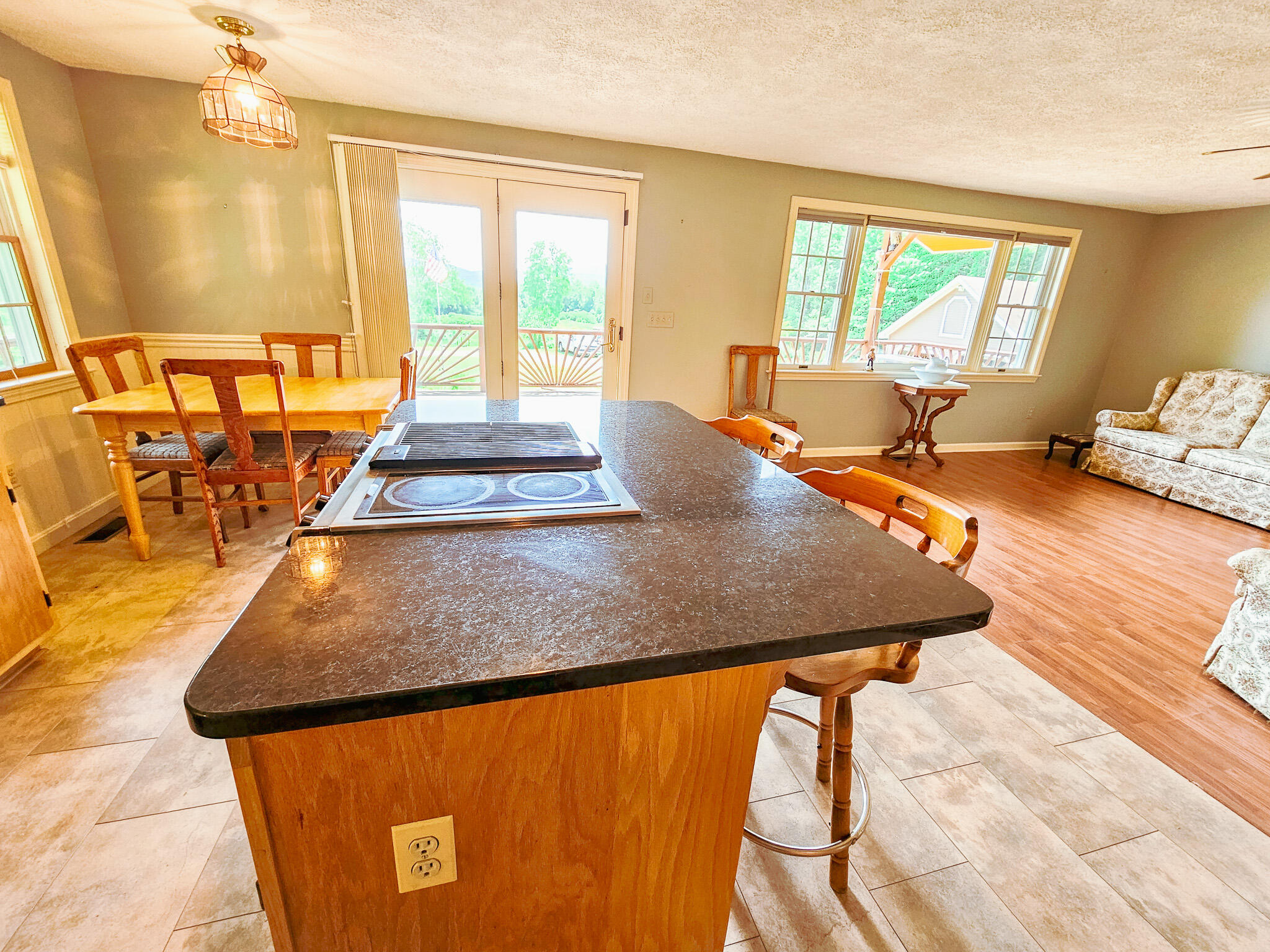 127 Ross Avenue Property Photo 35