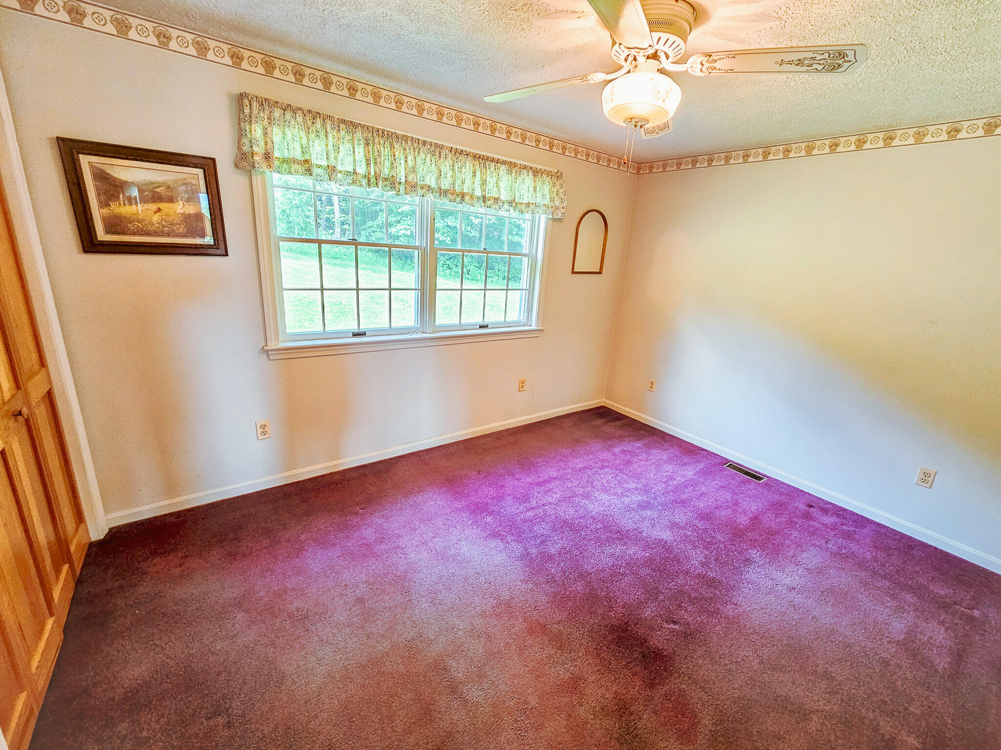 127 Ross Avenue Property Photo 41