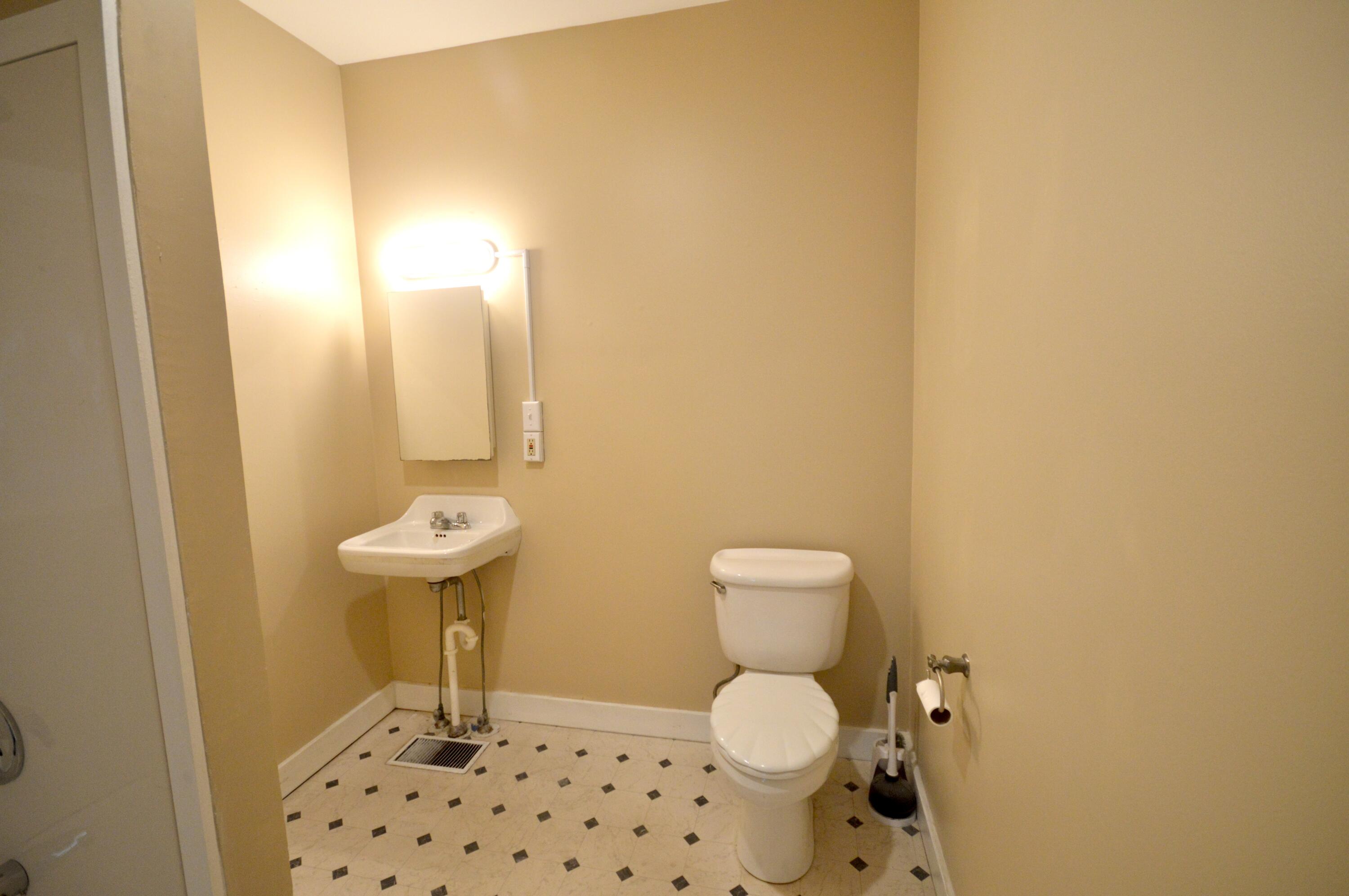 100 Us Route 1 Property Photo 34