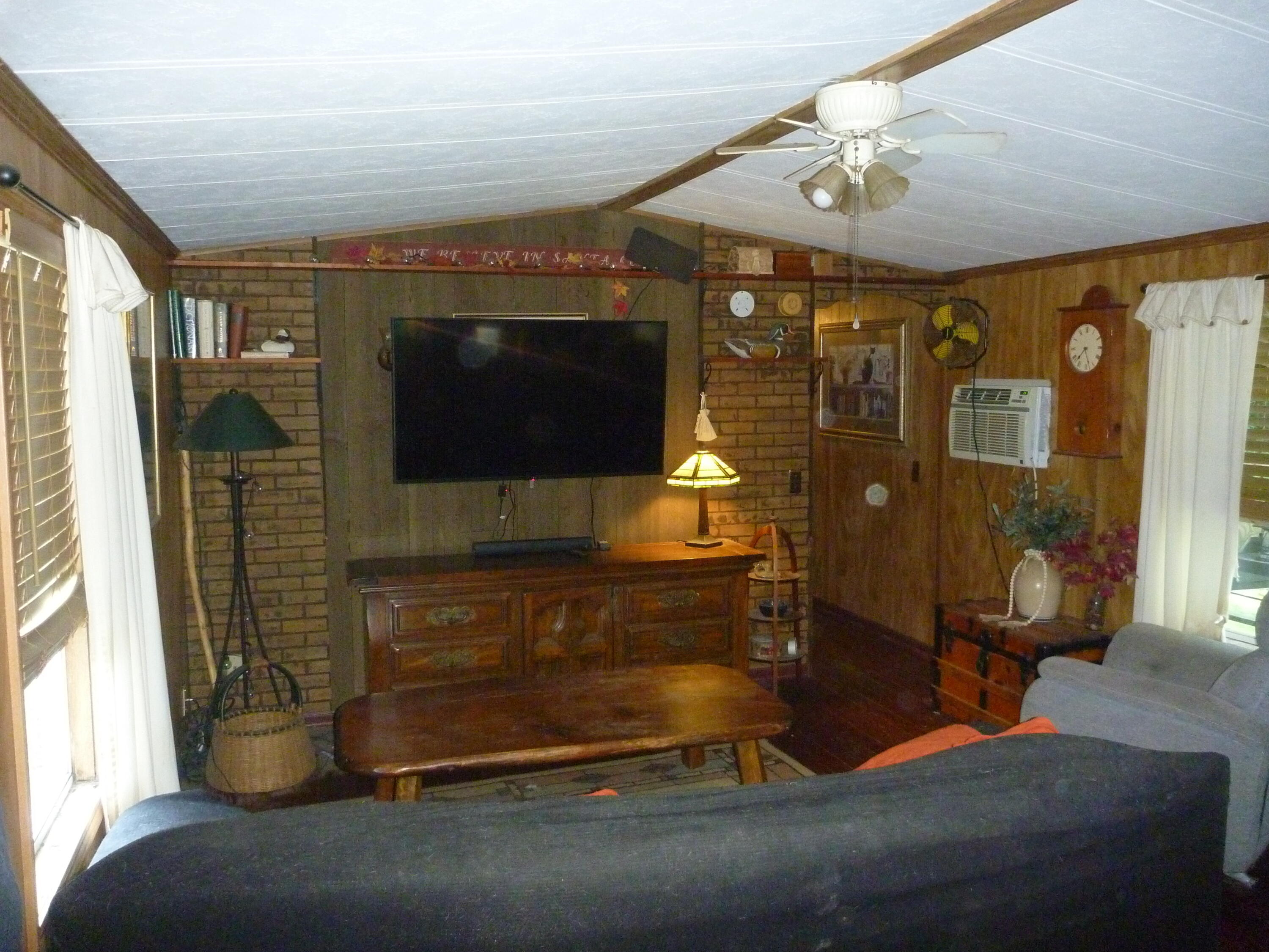 49 Circle Drive Property Photo 4