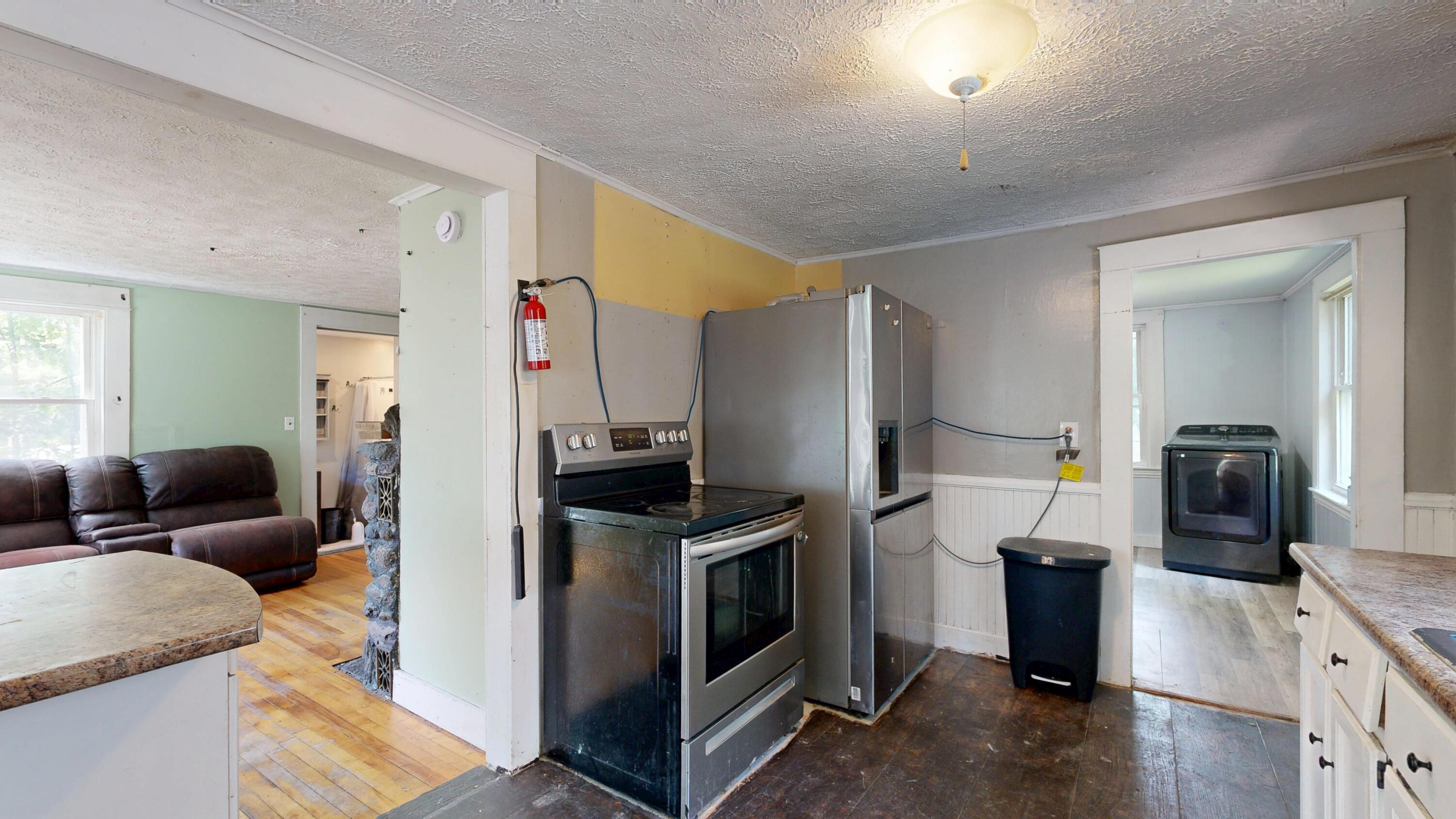 403 Summer Street Property Photo 7