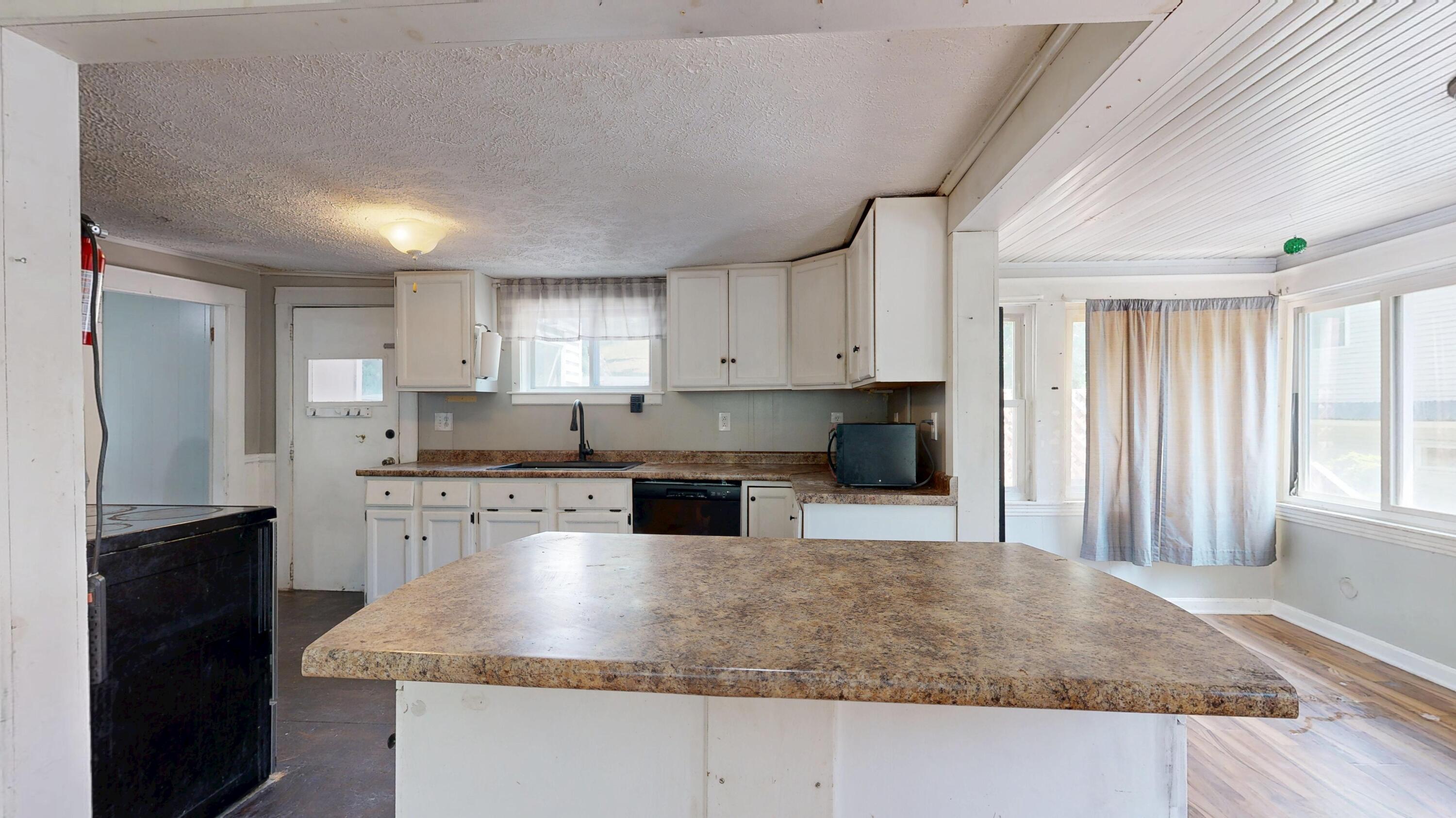 403 Summer Street Property Photo 11