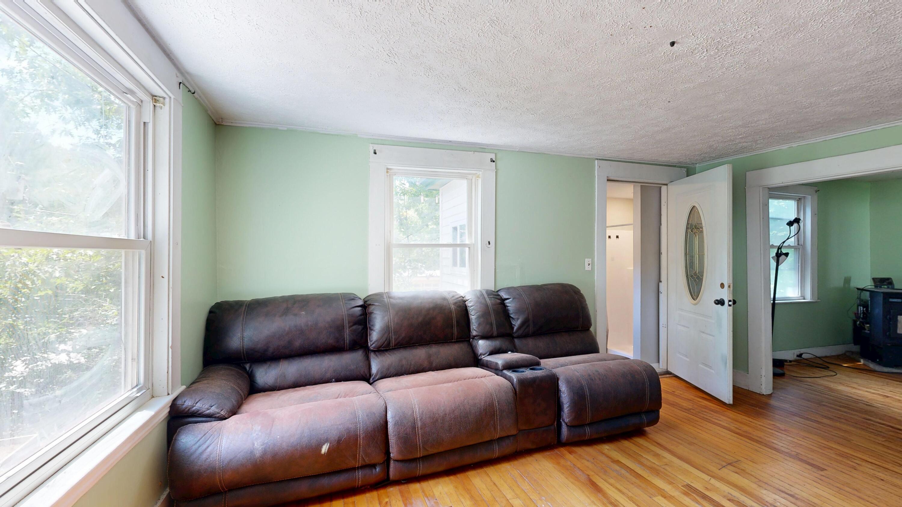 403 Summer Street Property Photo 12