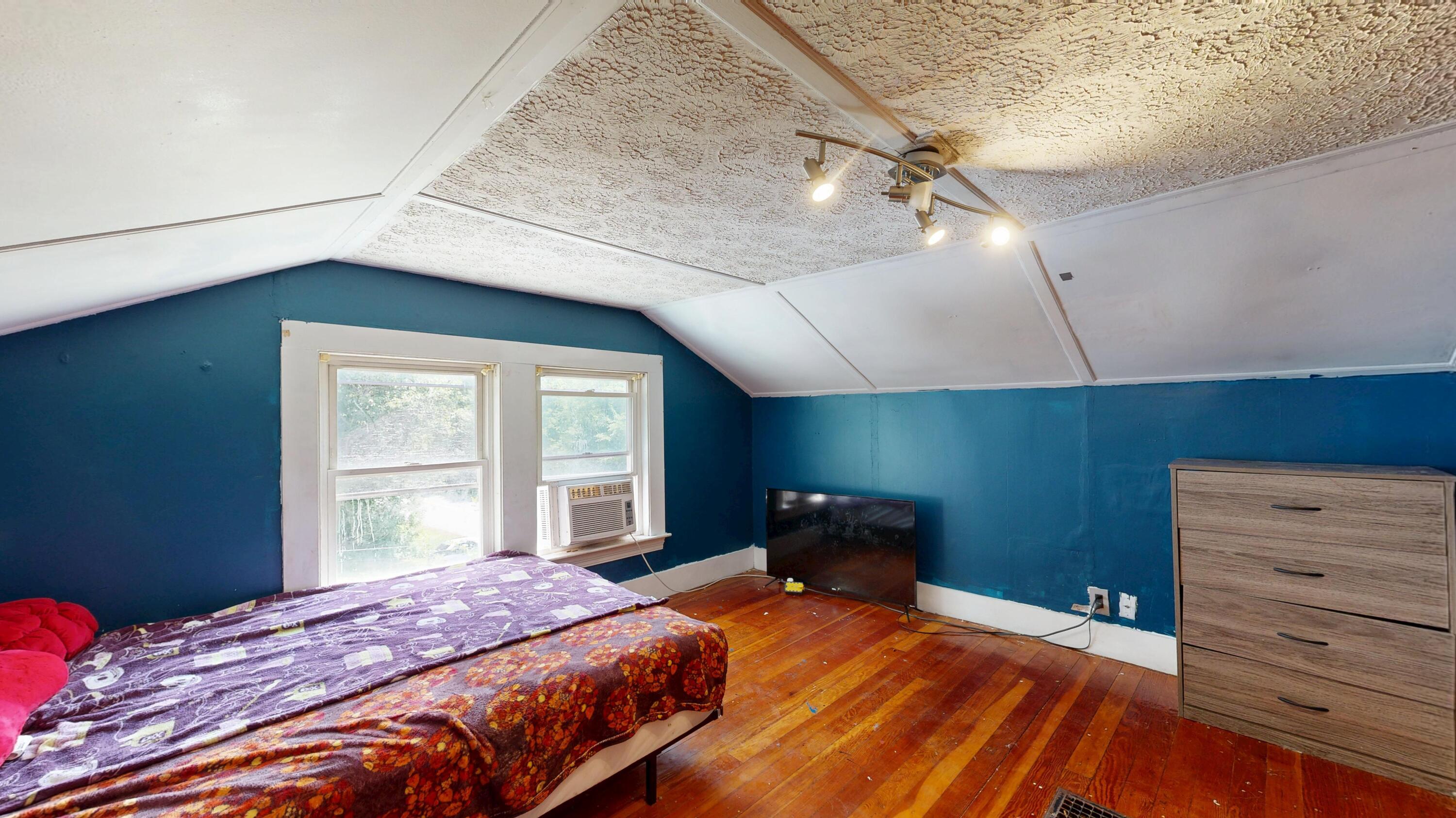 403 Summer Street Property Photo 22