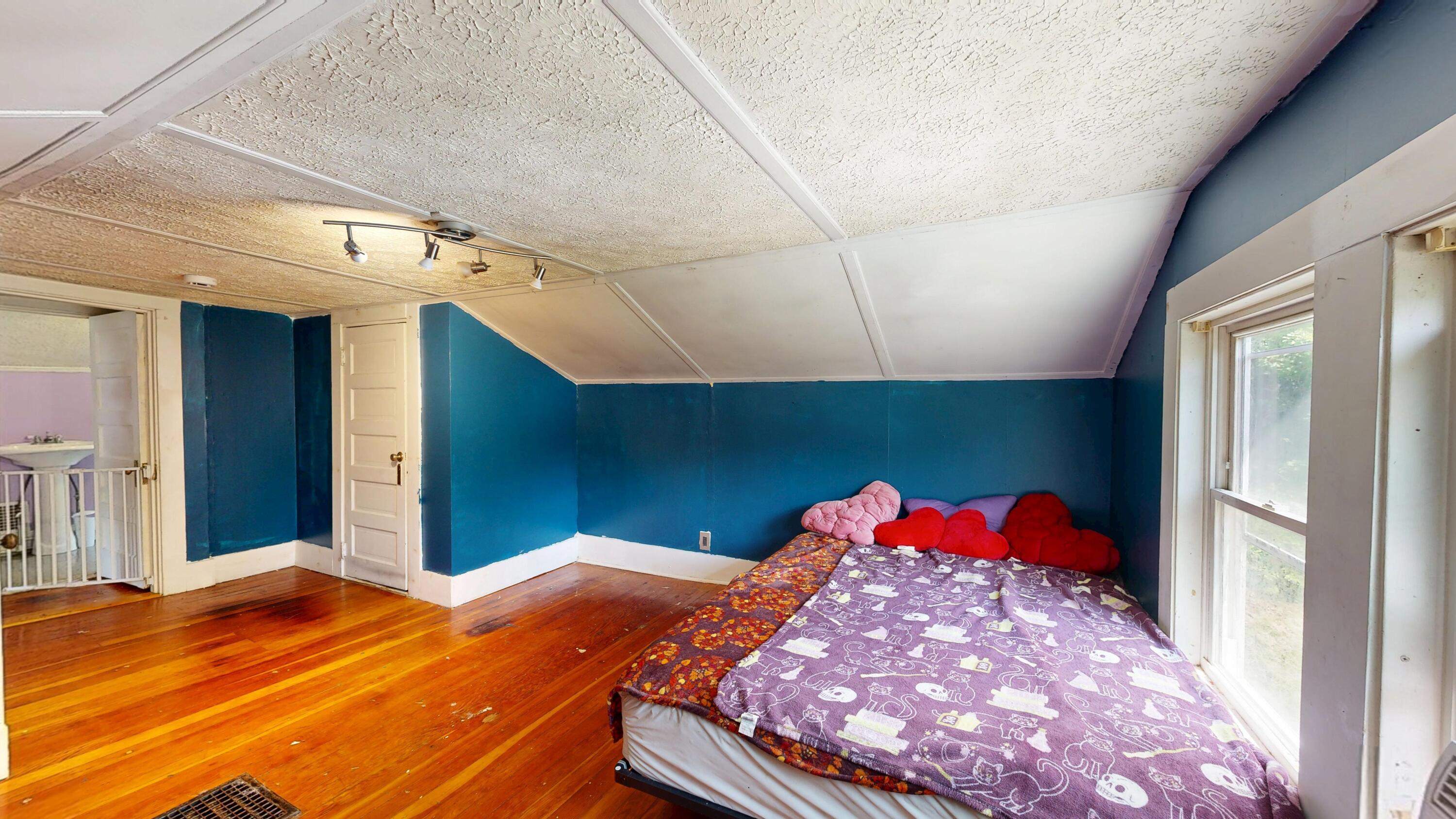 403 Summer Street Property Photo 23
