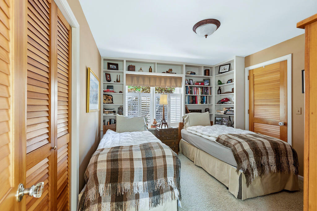 23 Elizabethan Drive Property Photo 30
