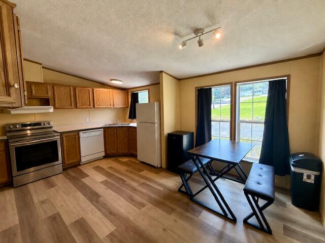 757 Main Street Property Photo 6