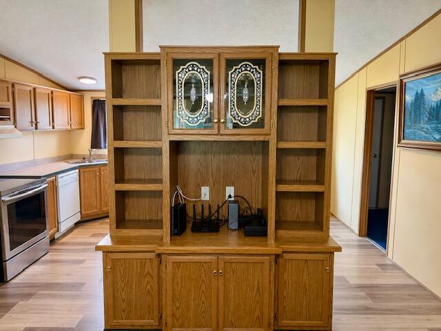757 Main Street Property Photo 8
