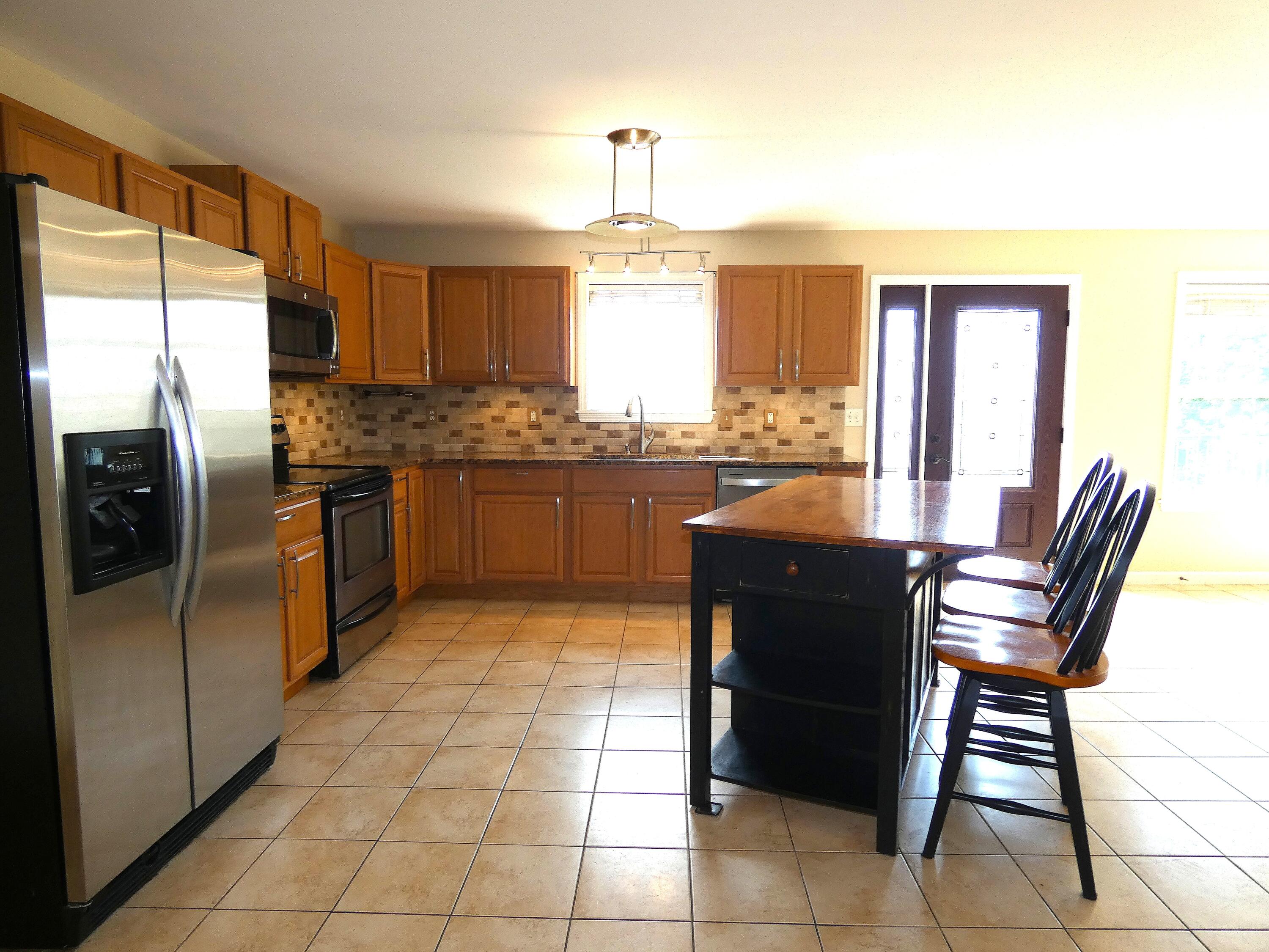 22 Eric Road Property Photo 8