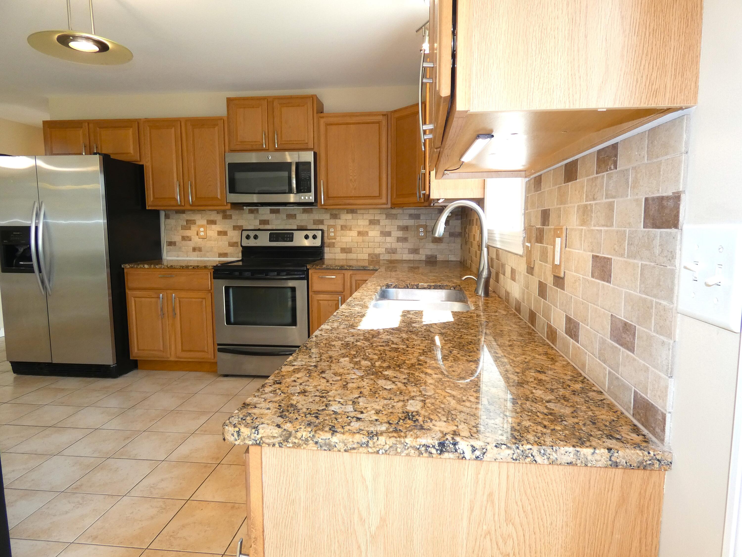 22 Eric Road Property Photo 9