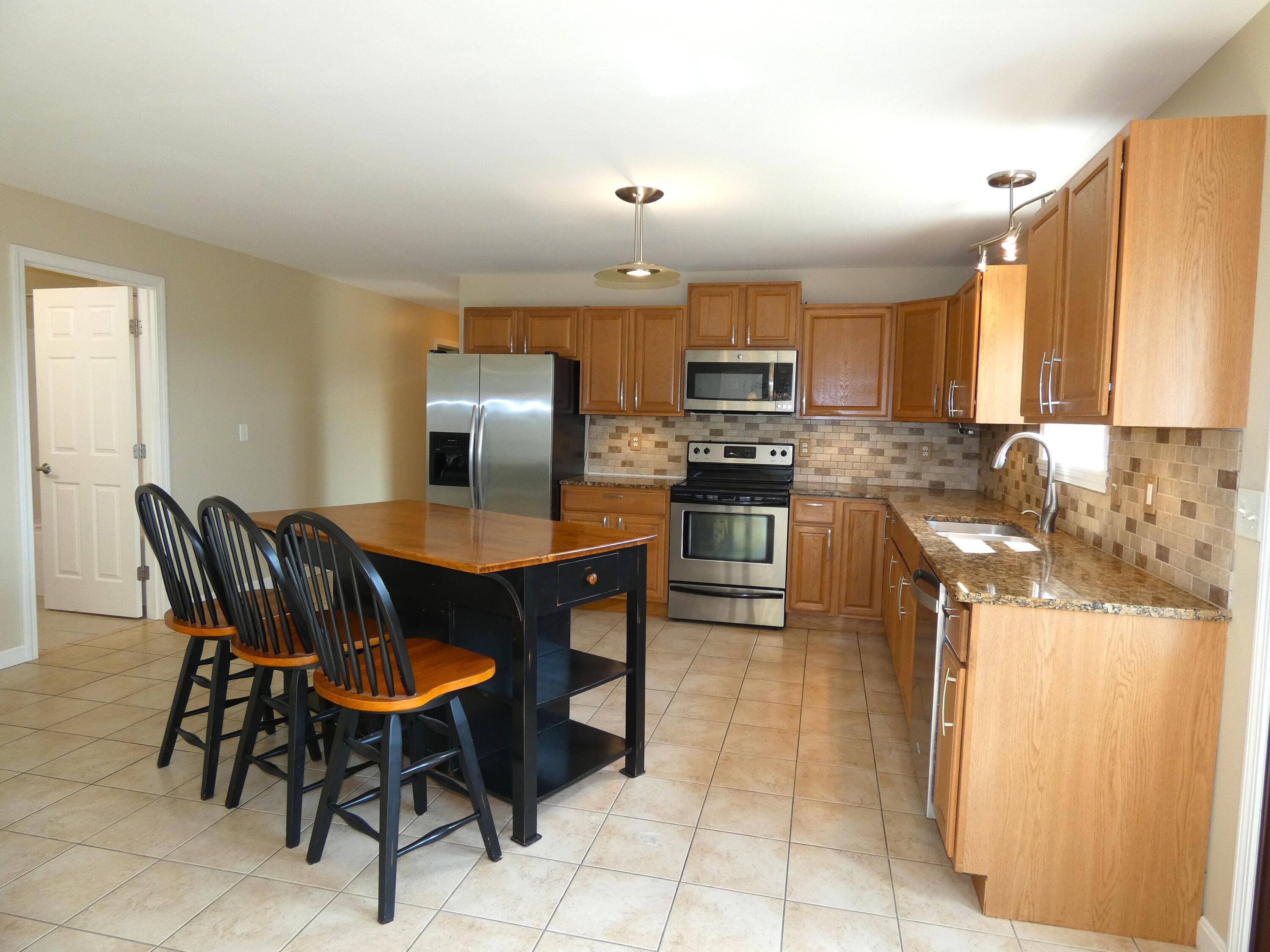 22 Eric Road Property Photo 10