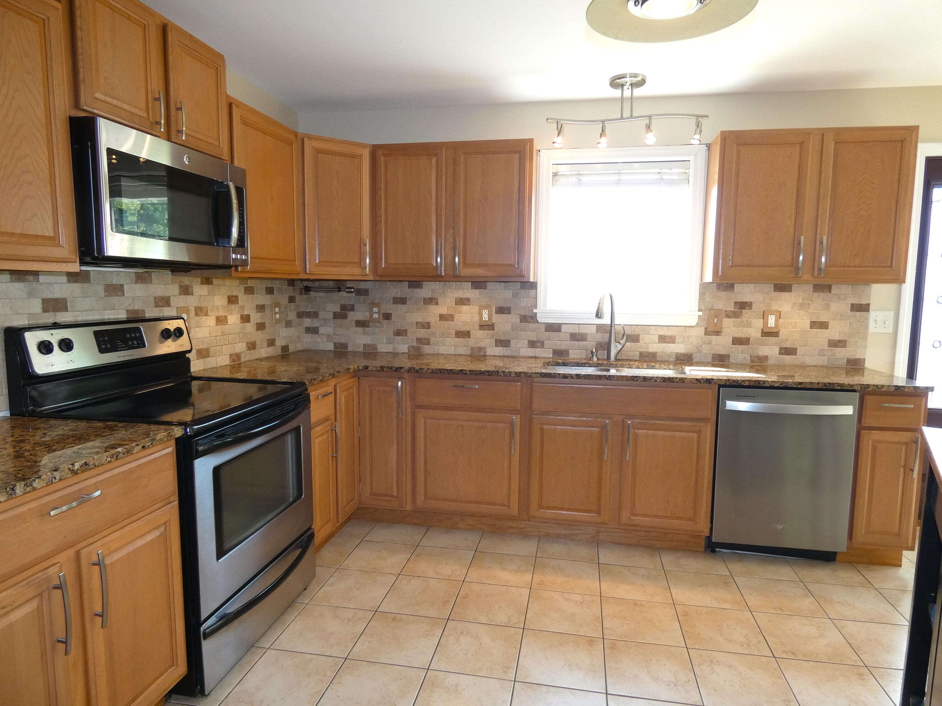 22 Eric Road Property Photo 11
