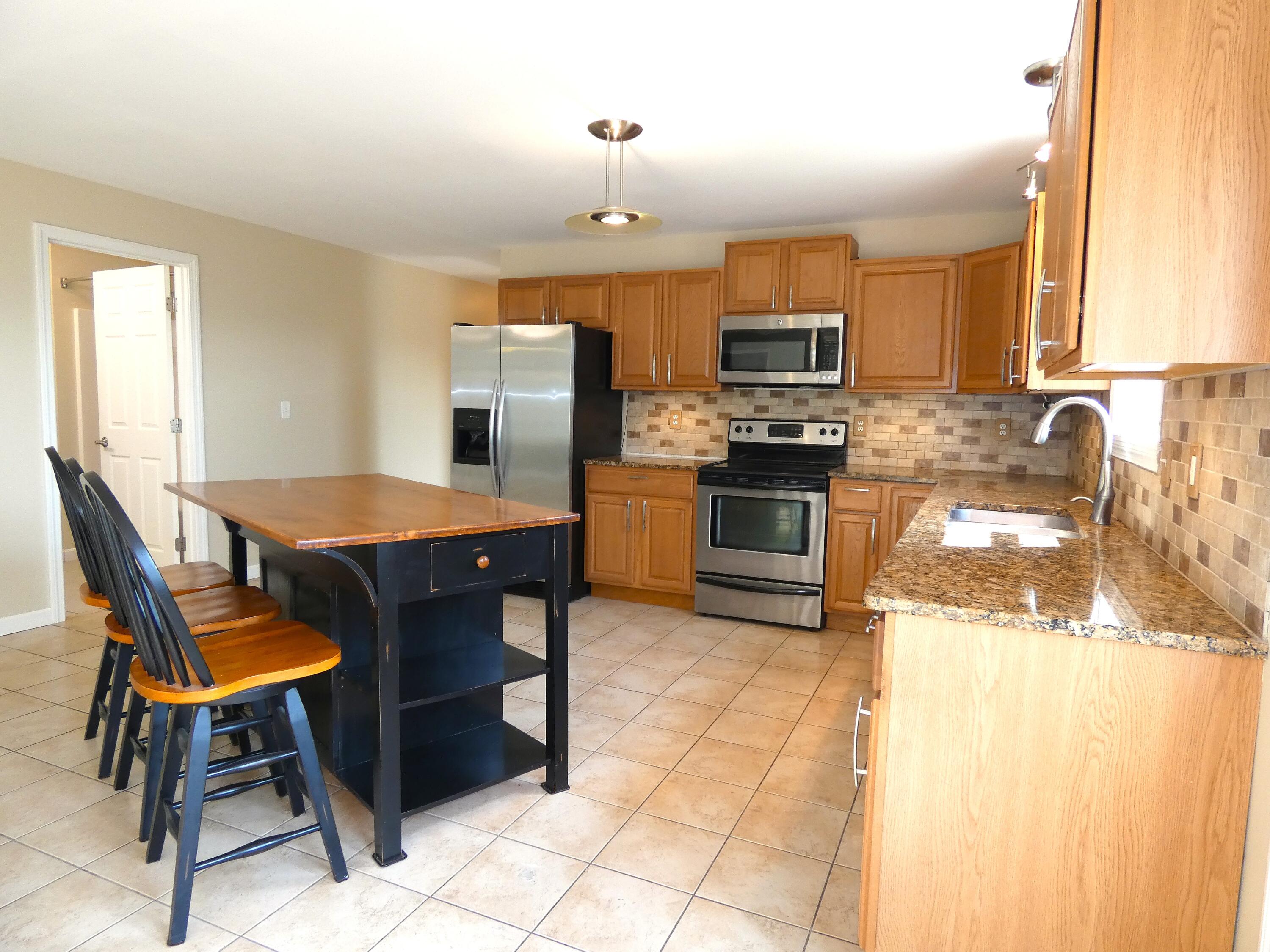 22 Eric Road Property Photo 12