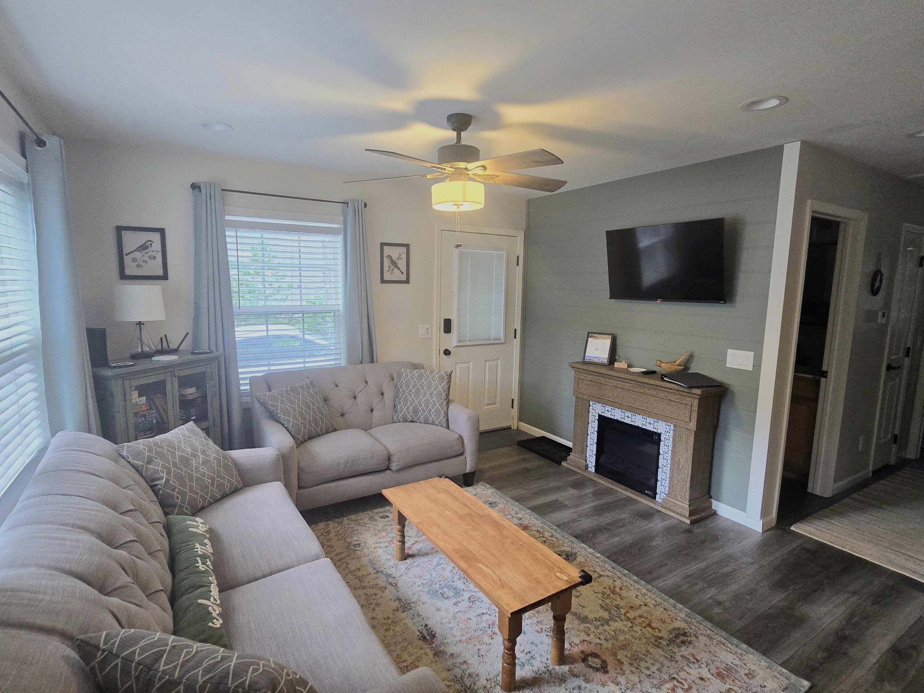 80 Ridgeway Circle Property Photo 2