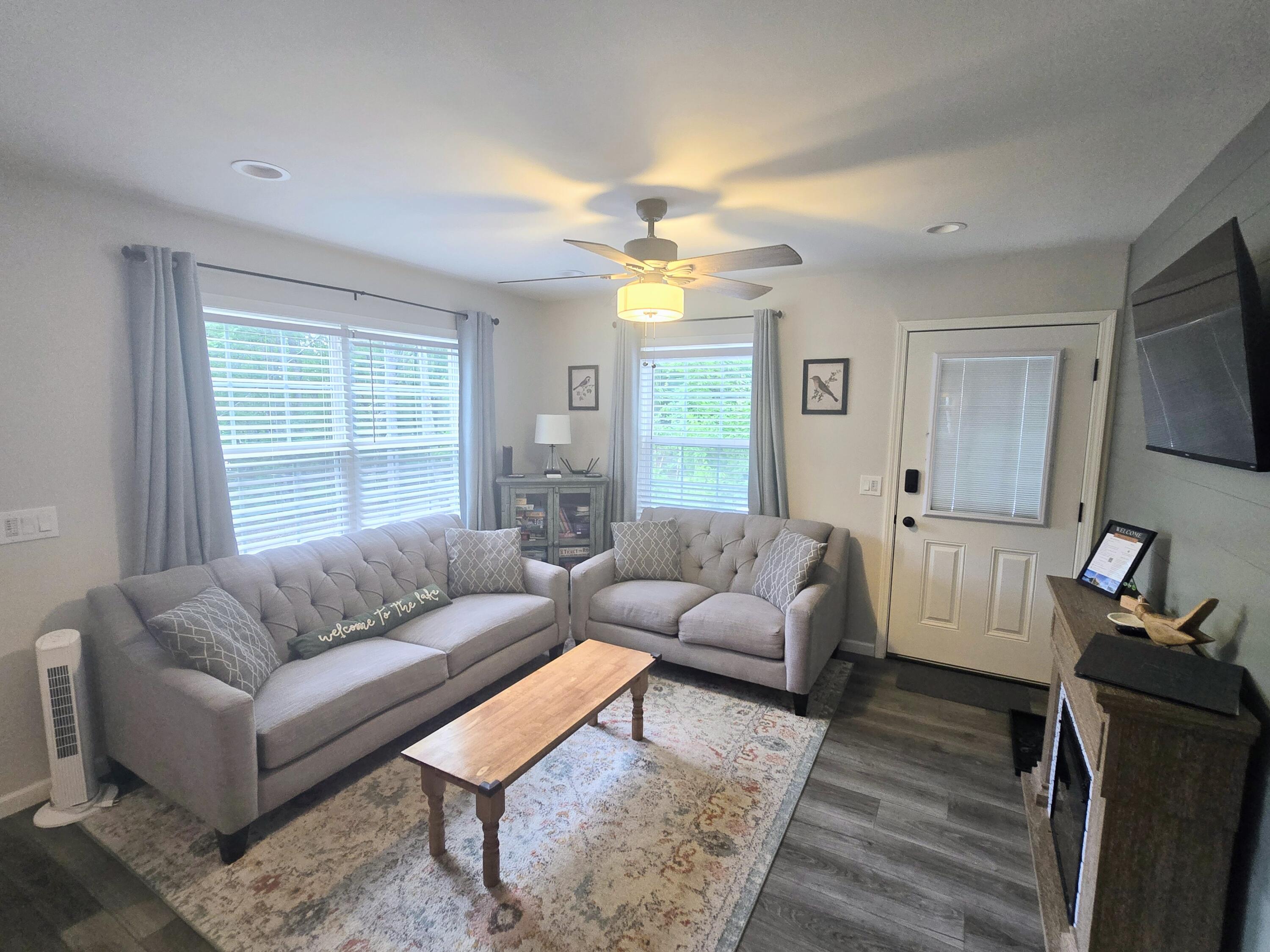 80 Ridgeway Circle Property Photo 3