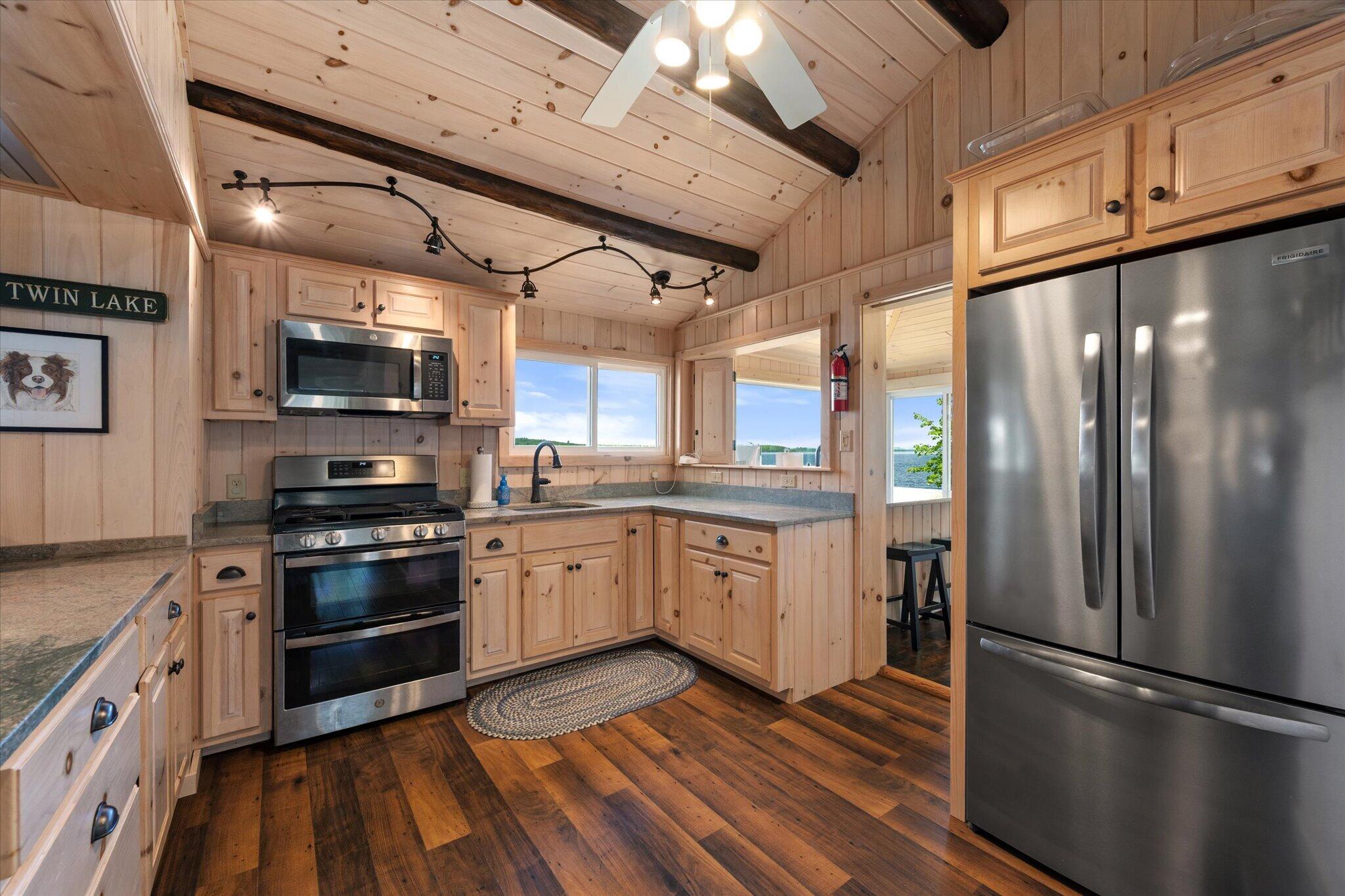 11 Rocky Shores Property Photo 19