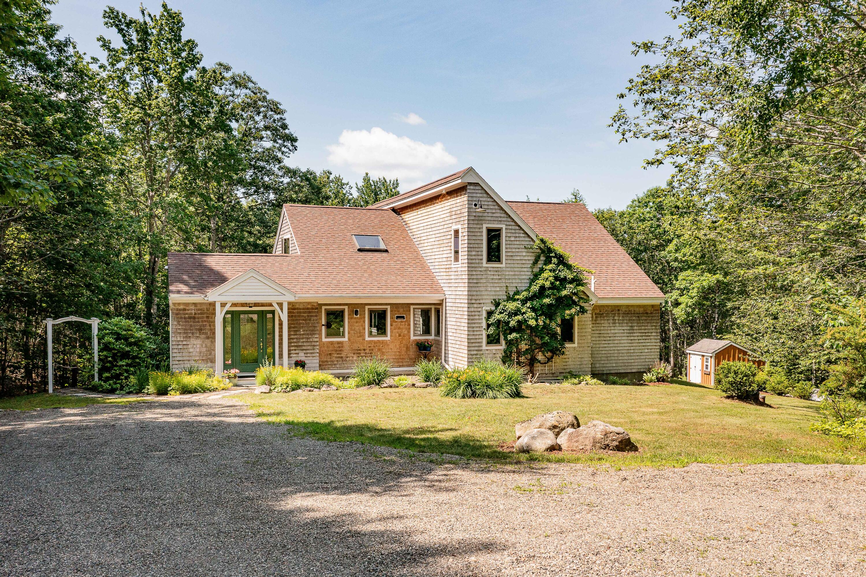 2 Springbrook Way Property Photo 2