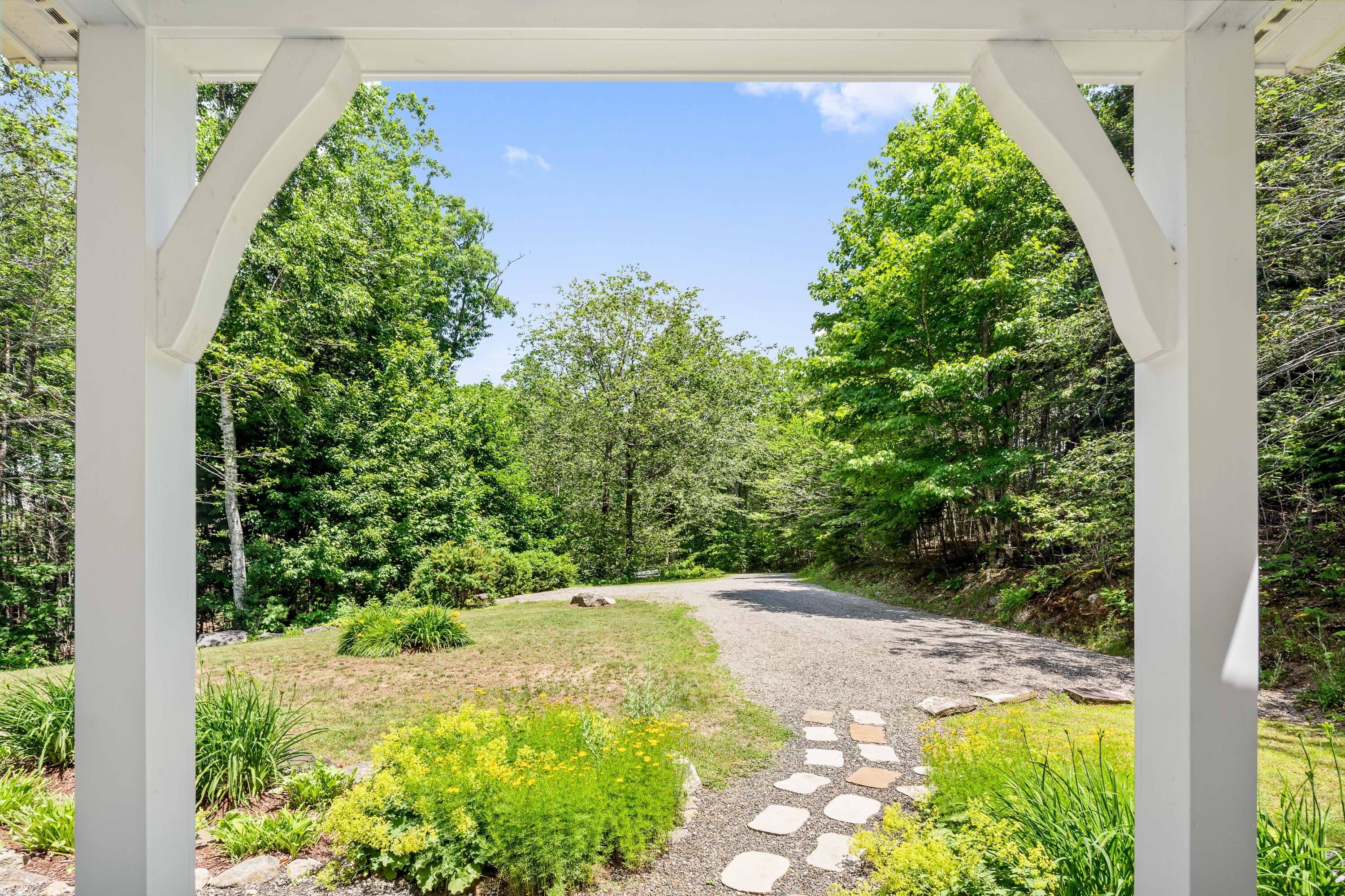 2 Springbrook Way Property Photo 4