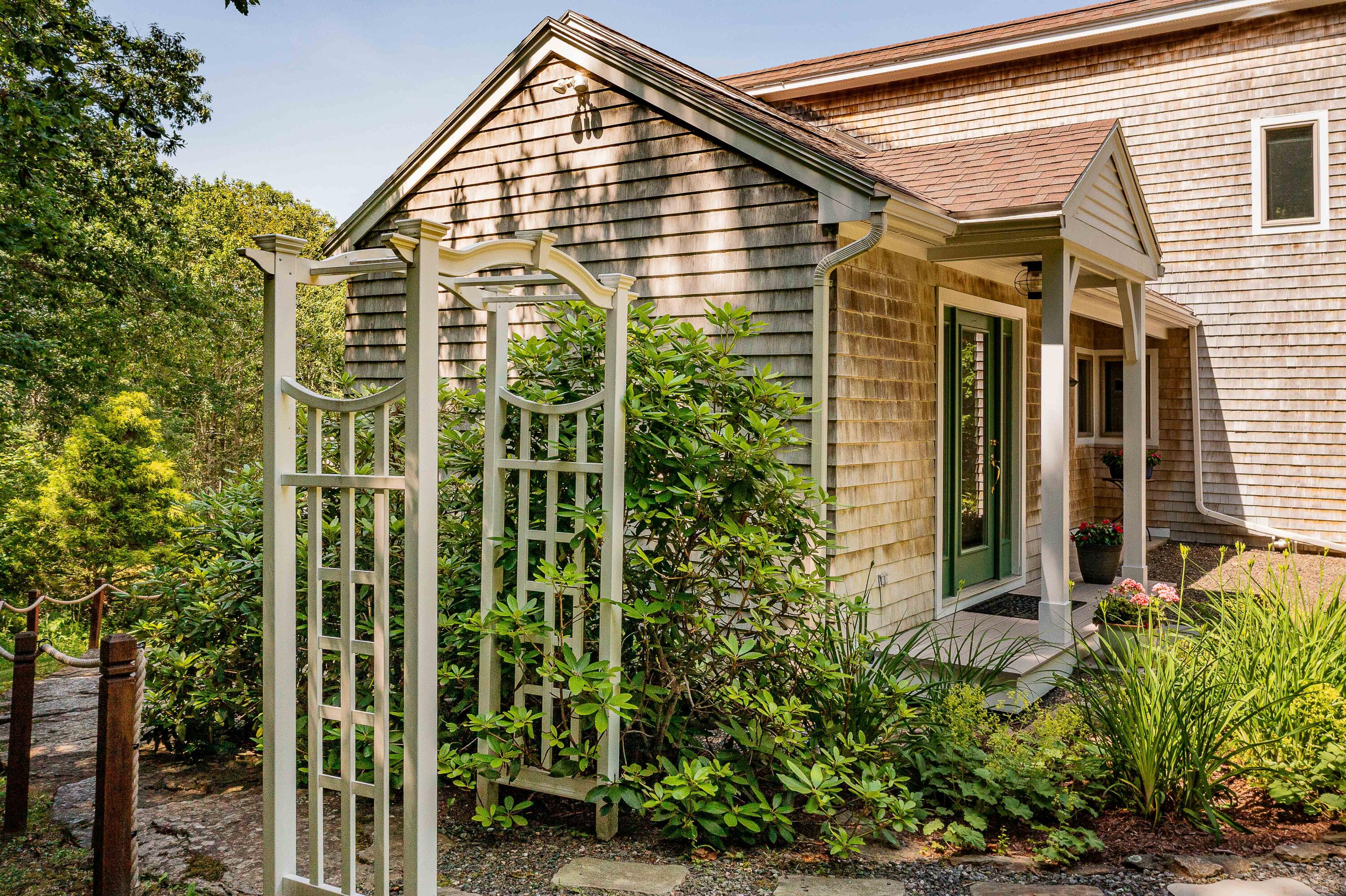 2 Springbrook Way Property Photo 6