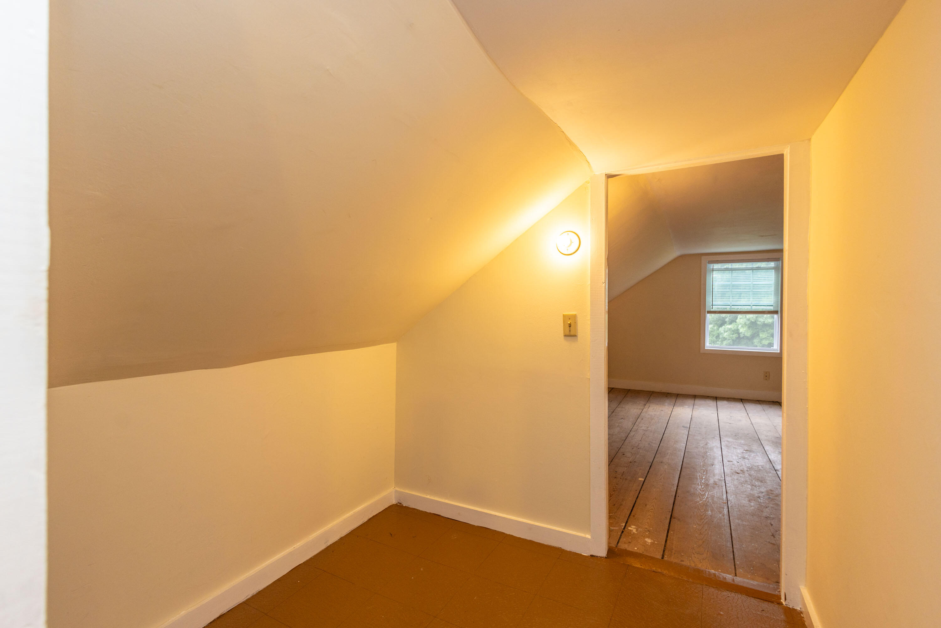 21 Pond Road S Property Photo 51