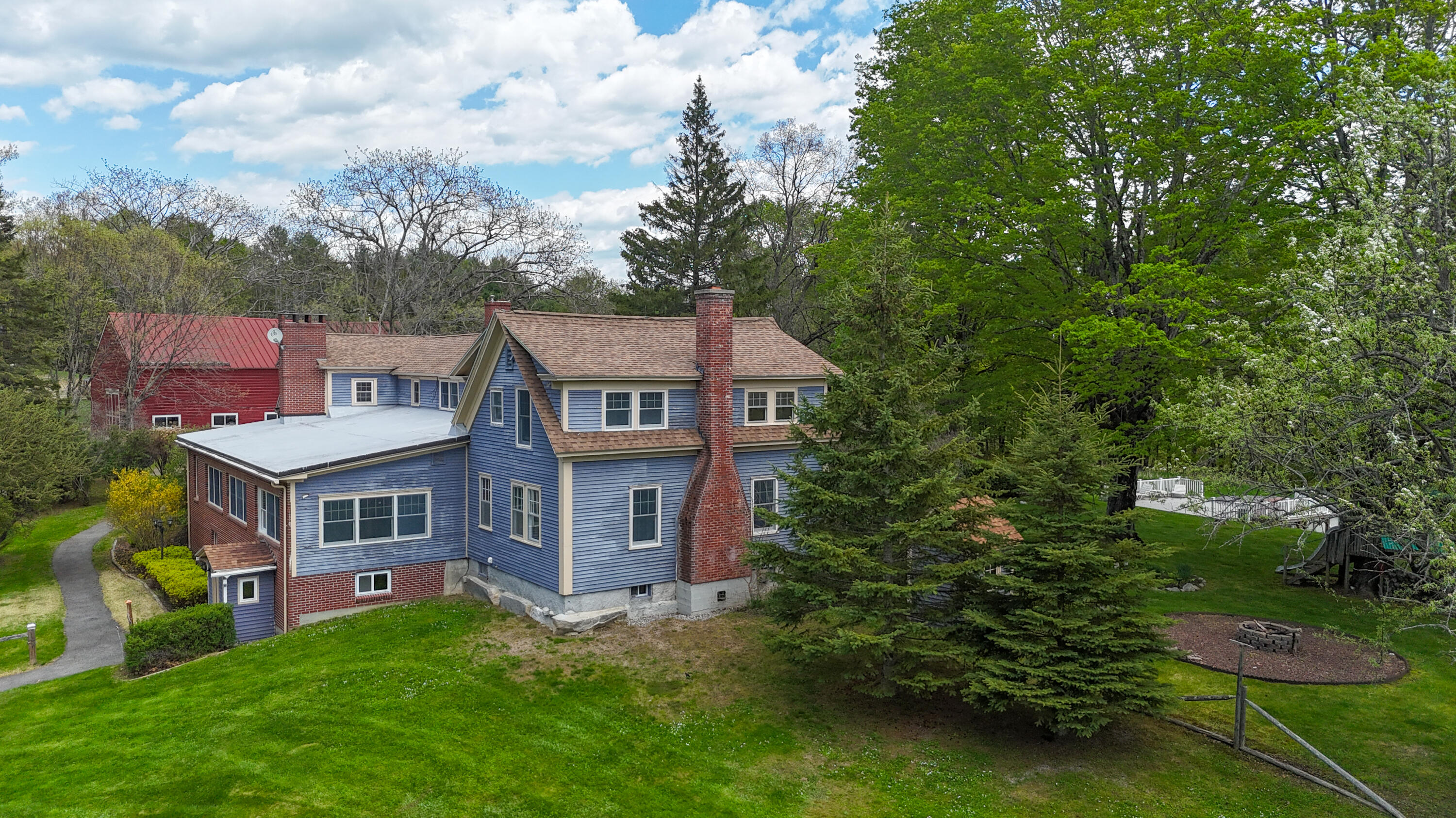109 Sahagian Road Property Photo 8