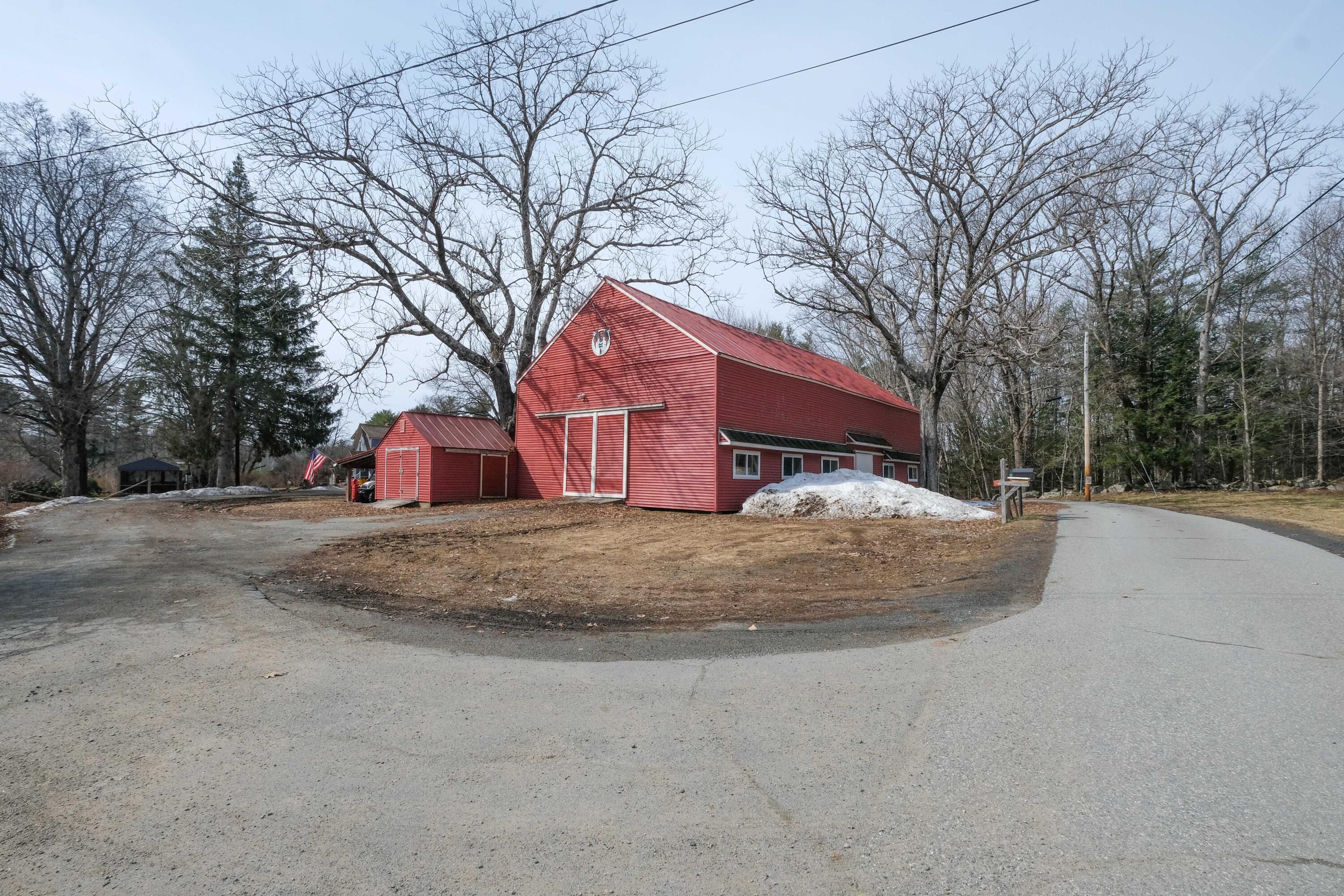 109 Sahagian Road Property Photo 77