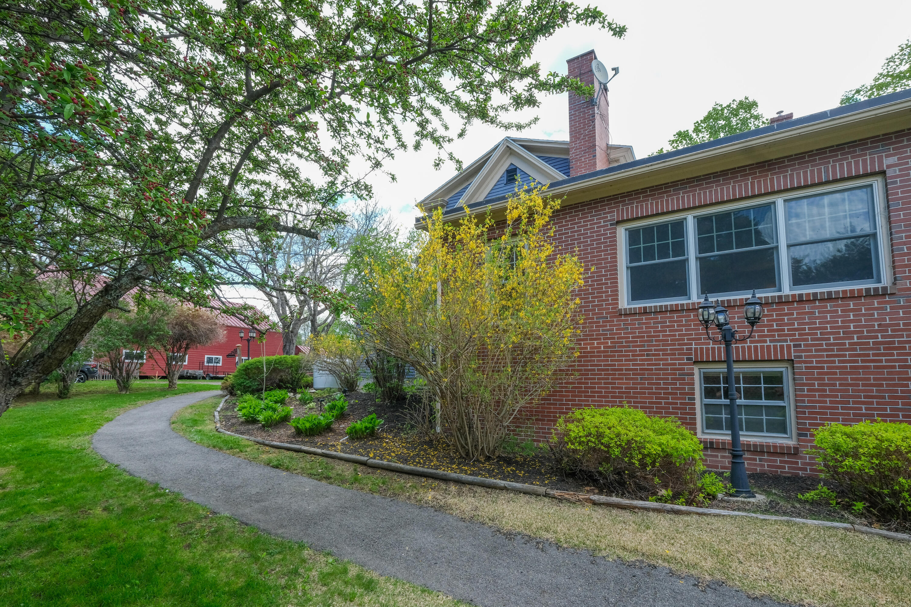 109 Sahagian Road Property Photo 96