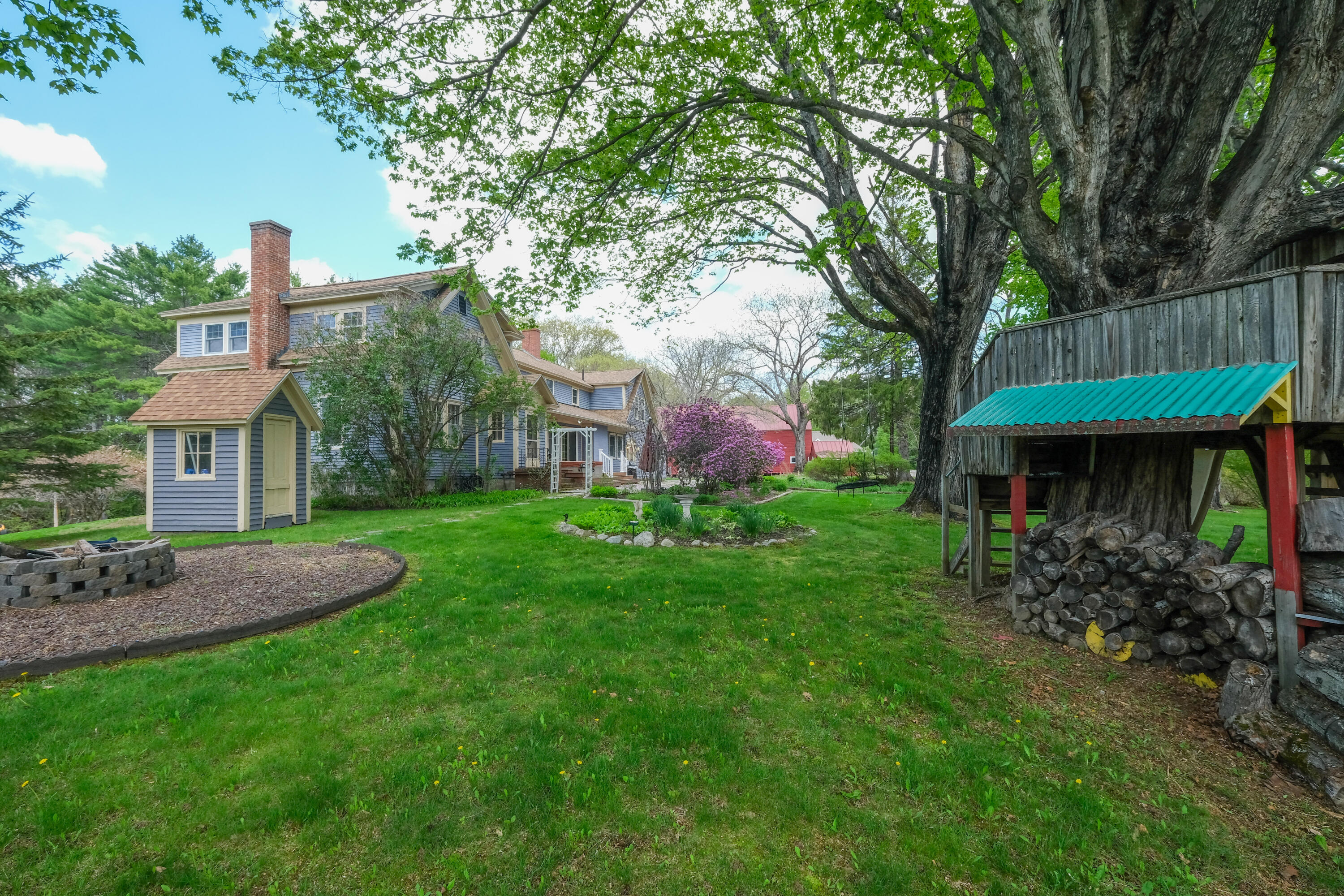 109 Sahagian Road Property Photo 105