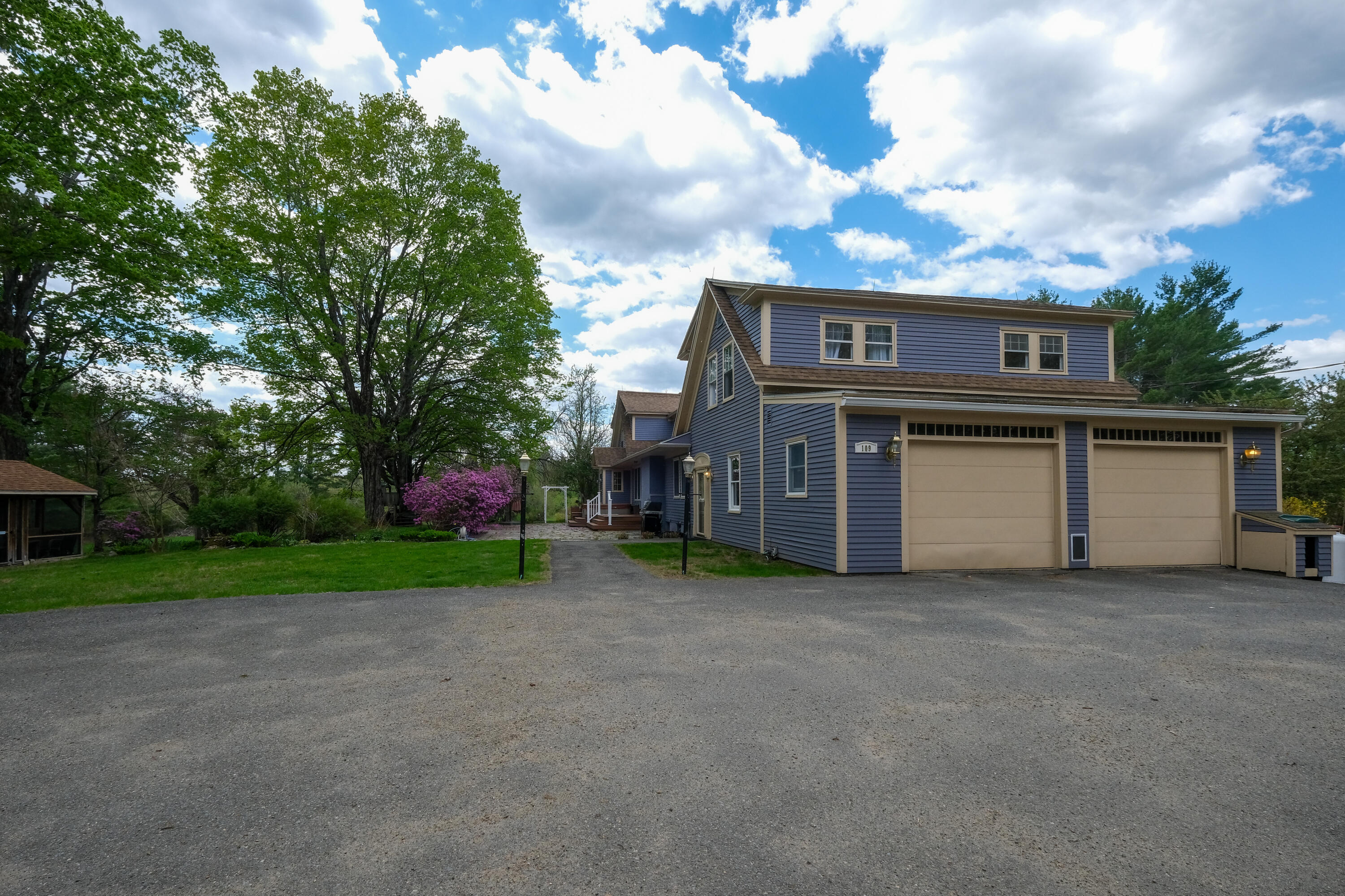 109 Sahagian Road Property Photo 111