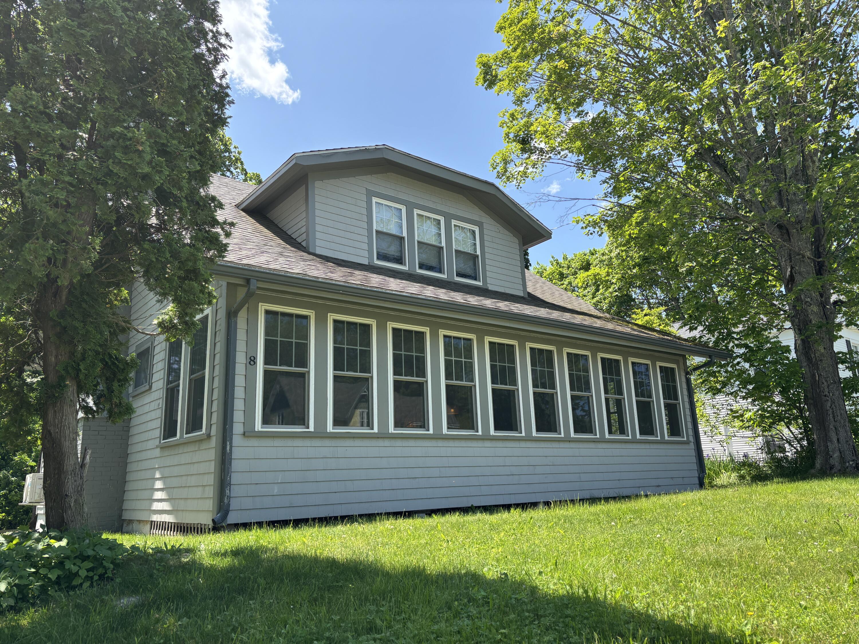 8 Sterling Street Property Photo 3