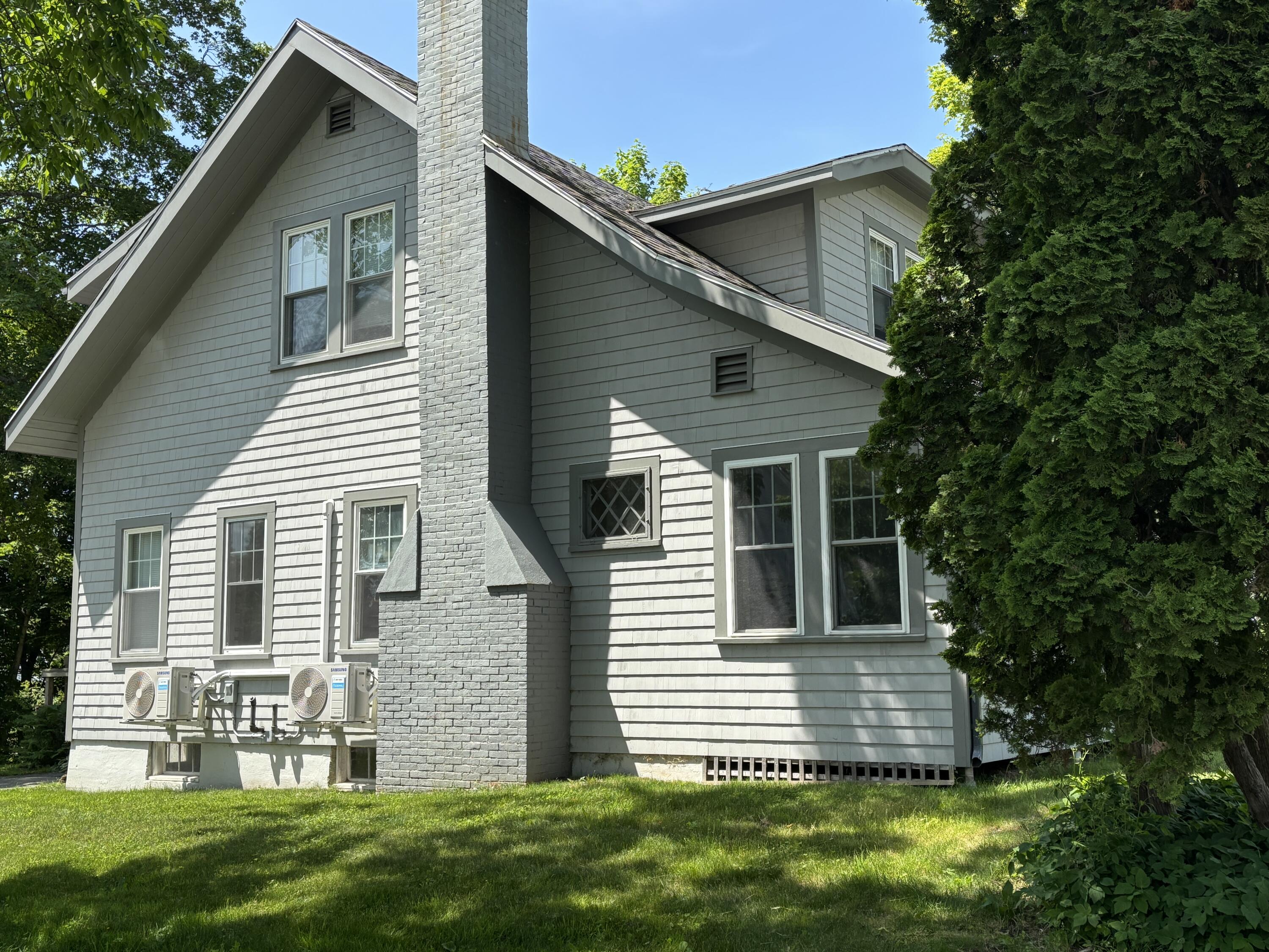 8 Sterling Street Property Photo 4