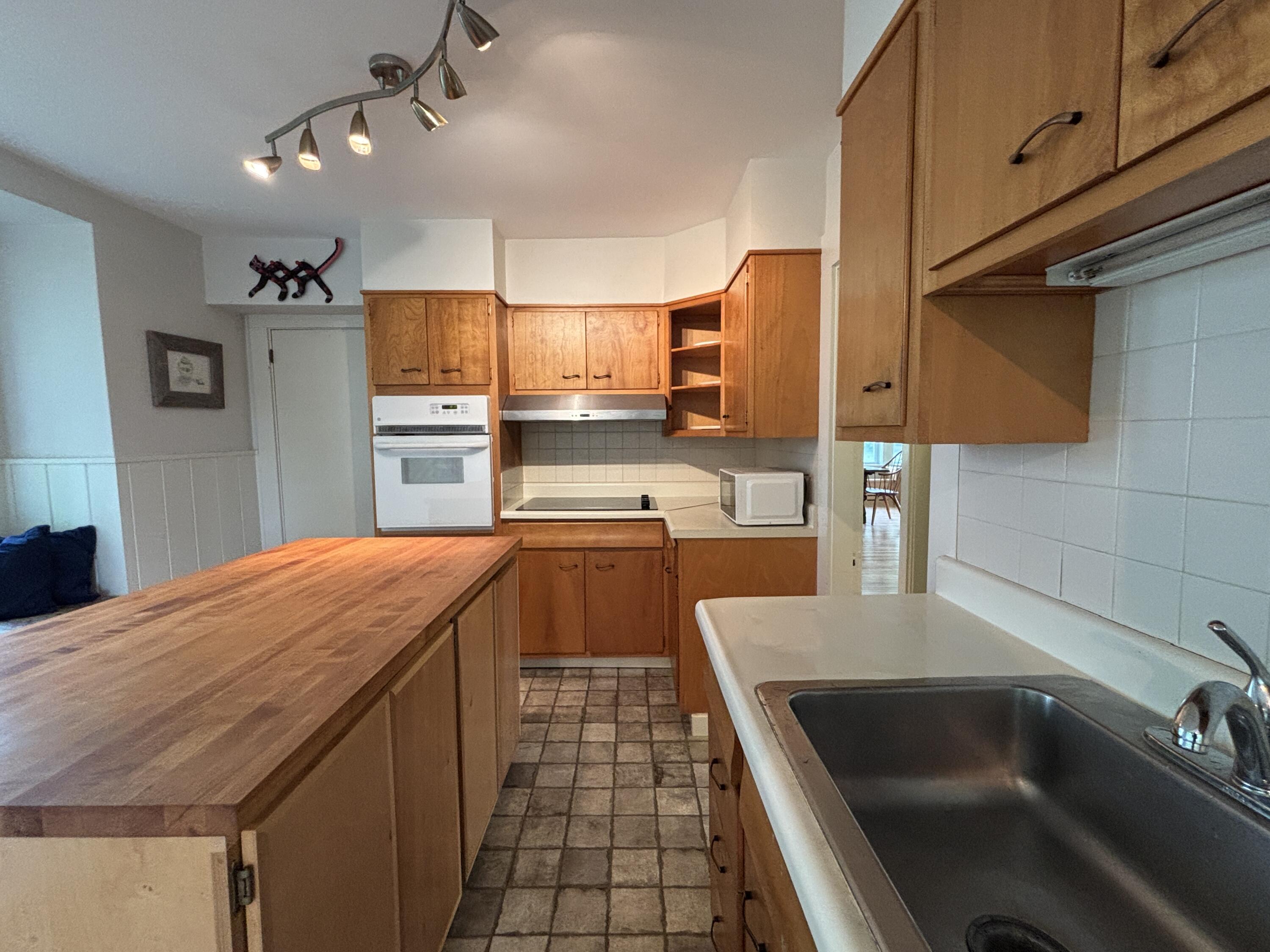 8 Sterling Street Property Photo 24