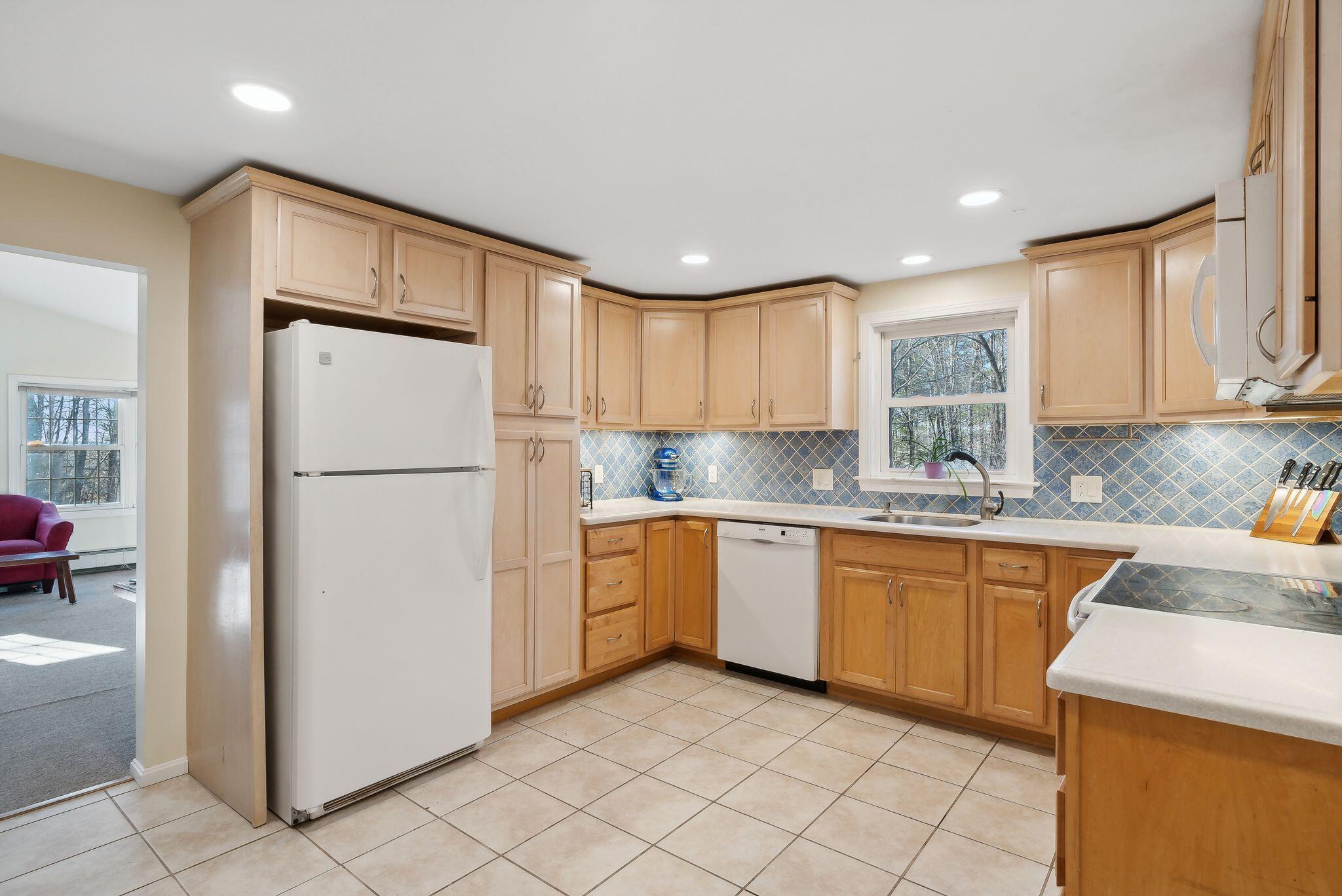 8 Dutton Hill Road Property Photo 9